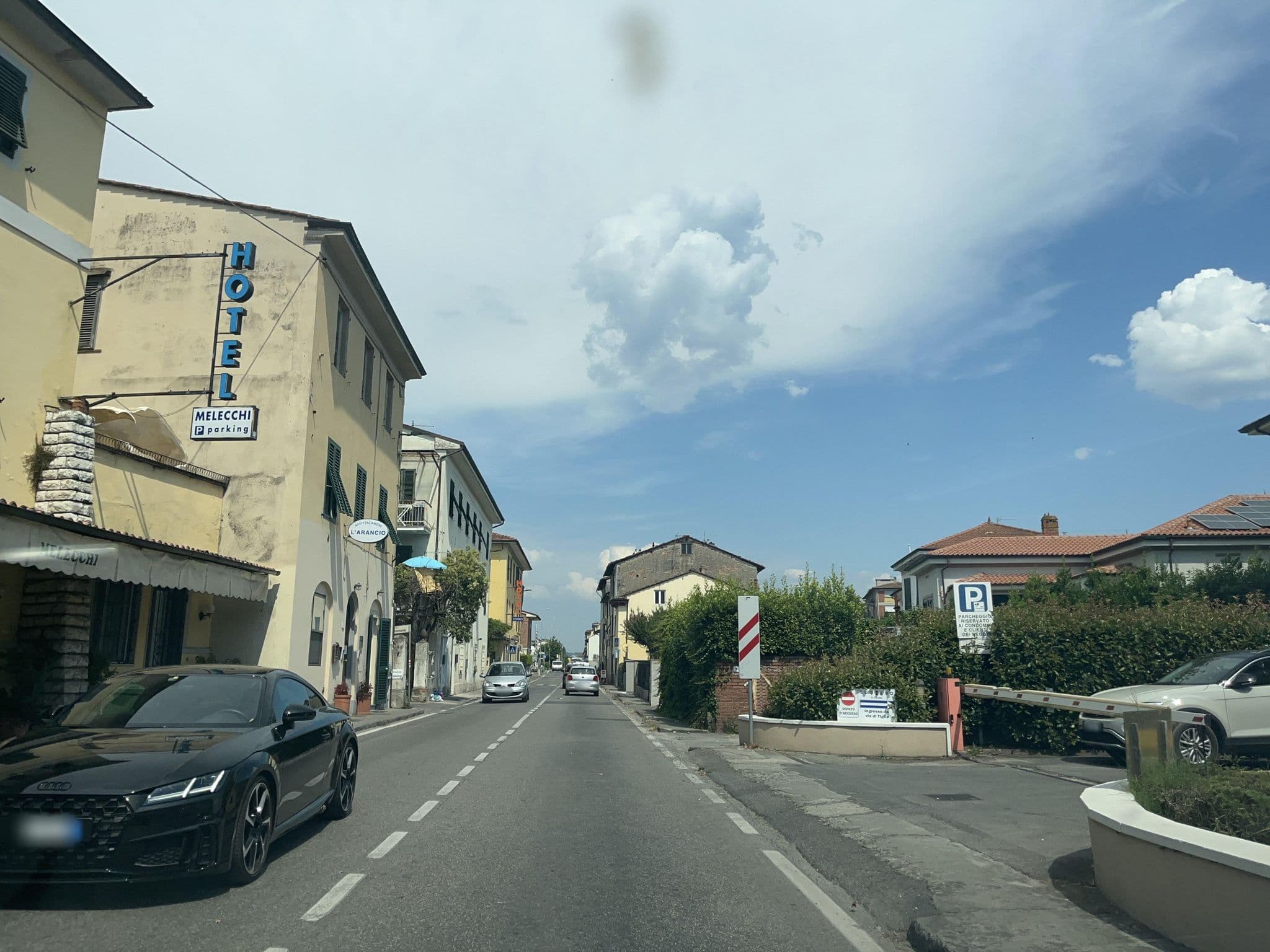 Street view near Hotel Melecchi, Lucca — © fod (CC BY-SA · Mapillary)
