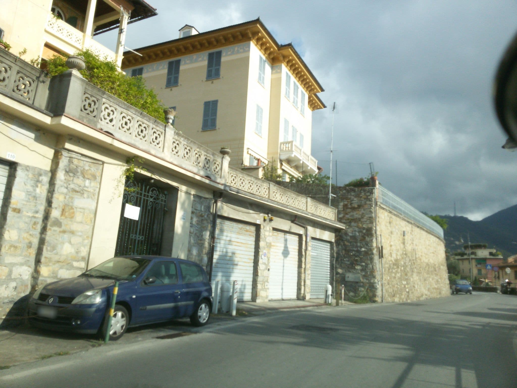 Street view near l'andirivieni, Camogli — © ale_zena_it (CC BY-SA · Mapillary)