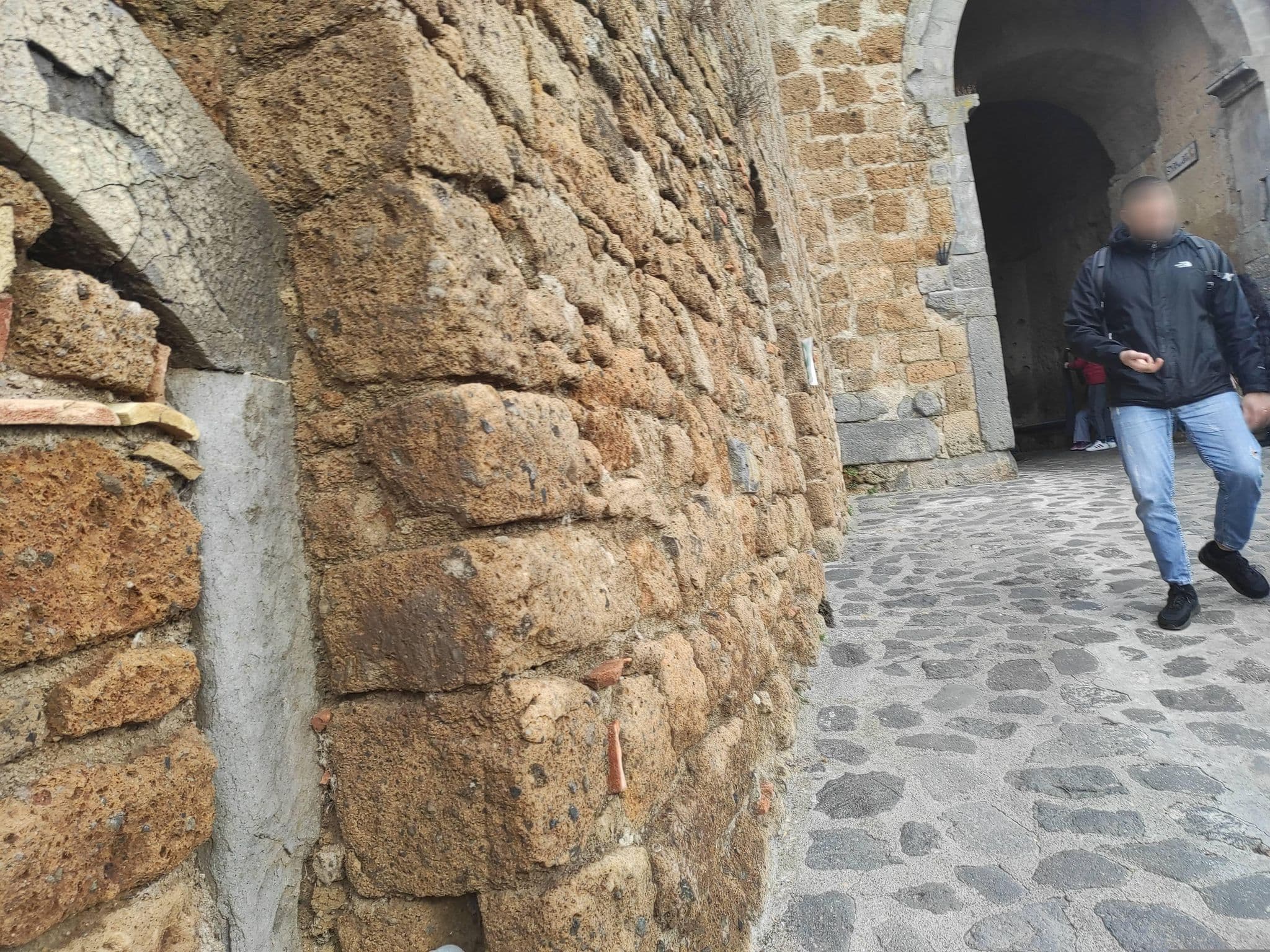 Street view near Astar, Bagnoregio — © jeawrong (CC BY-SA · Mapillary)