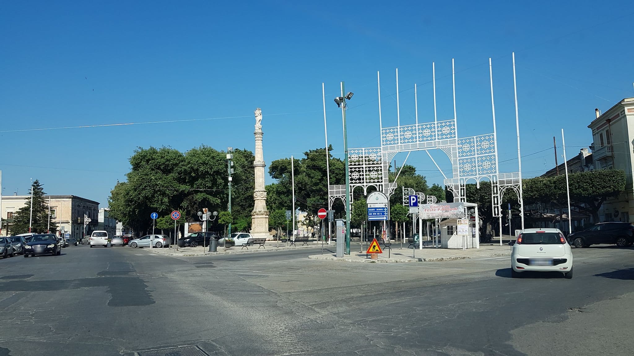 Street view near Hotel Castello, Mesagne — © ale_zena_it (CC BY-SA · Mapillary)