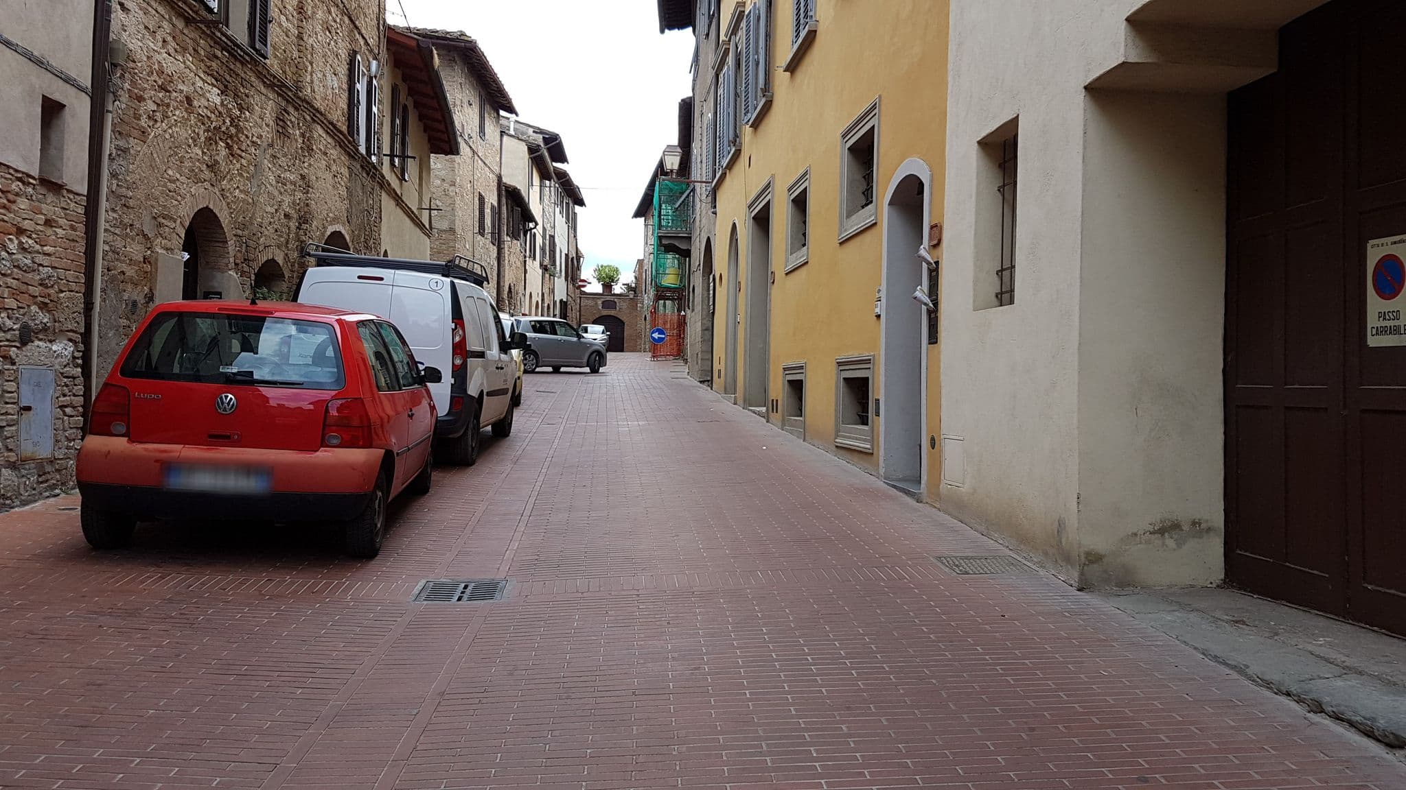 Street view near Palazzo al Torrione, San Gimignano — © jopparn (CC BY-SA · Mapillary)