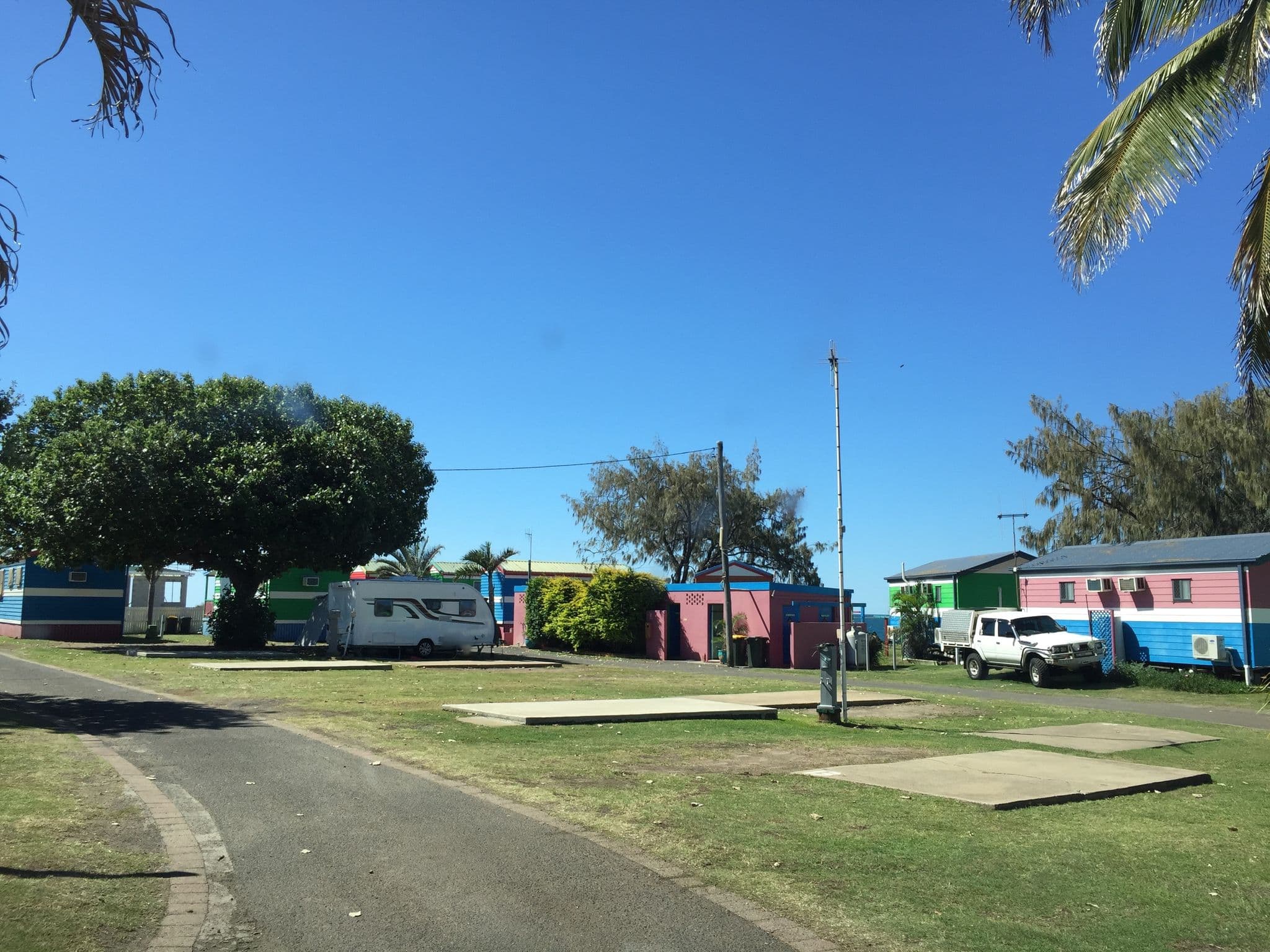 Street view near Absolute Waterfront Tourist Park, Bargara — © vagrant42 (CC BY-SA · Mapillary)