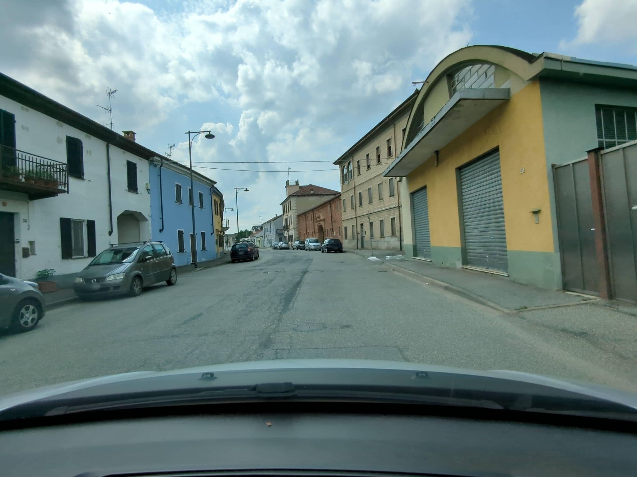 Street view near Amy B&B, Asigliano Vercellese — © musuruan (CC BY-SA · Mapillary)