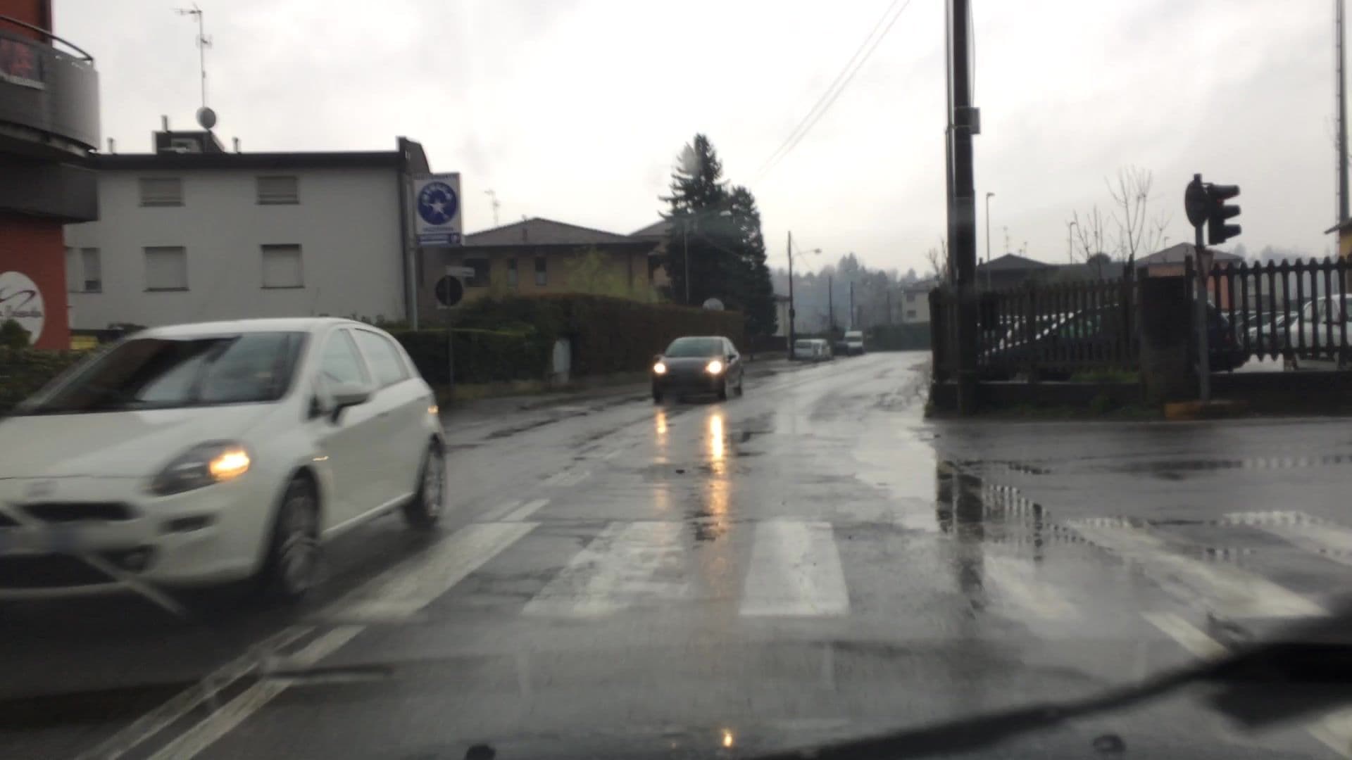 Street view near B&B Manu, Carimate — © lvl5 (CC BY-SA · Mapillary)