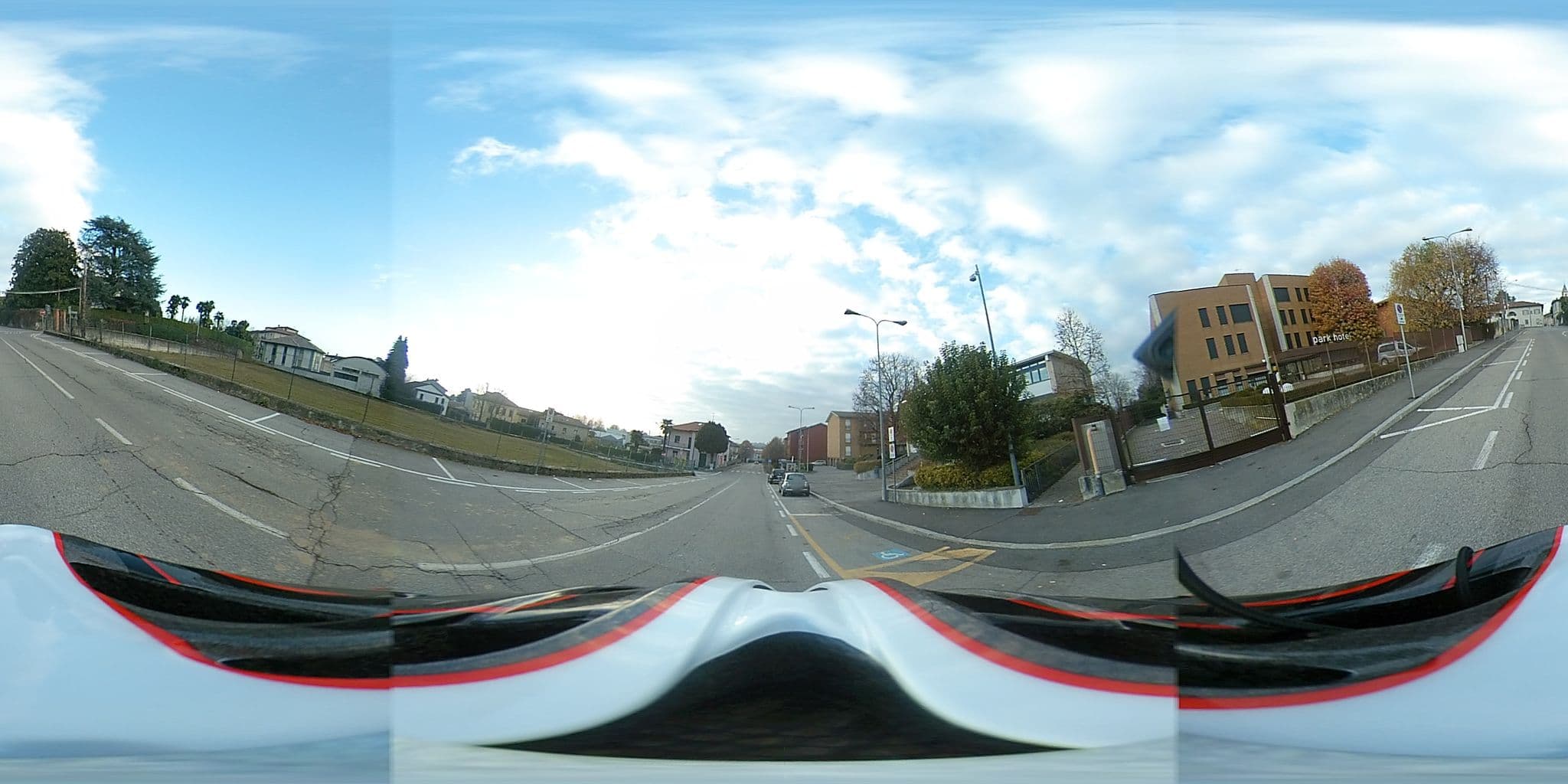 Street view near Park hotel, Figino Serenza — © klimakas (CC BY-SA · Mapillary)