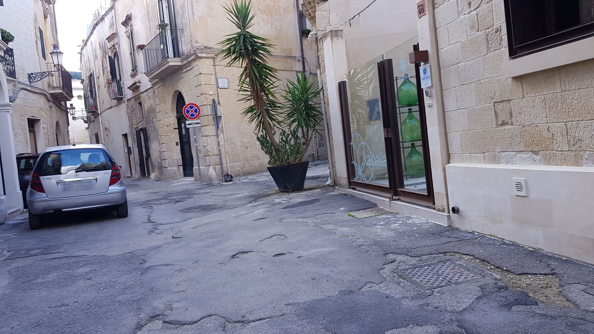 Street view near Kabala Rooms, Lecce