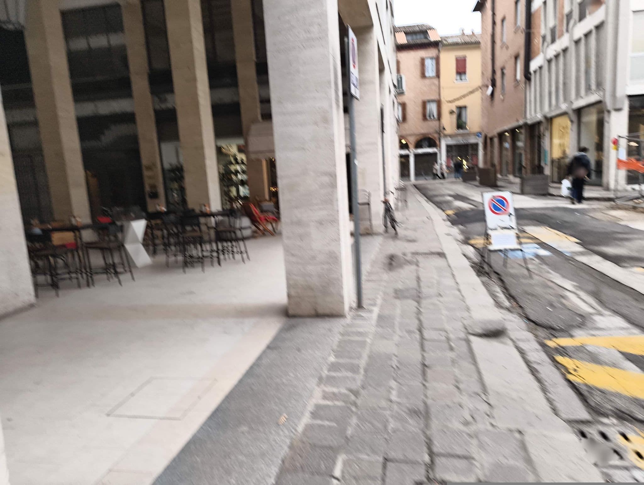 Street view near Hotel Torre Della Vittoria 1928, Ferrara — © marcuscalabresus (CC BY-SA · Mapillary)