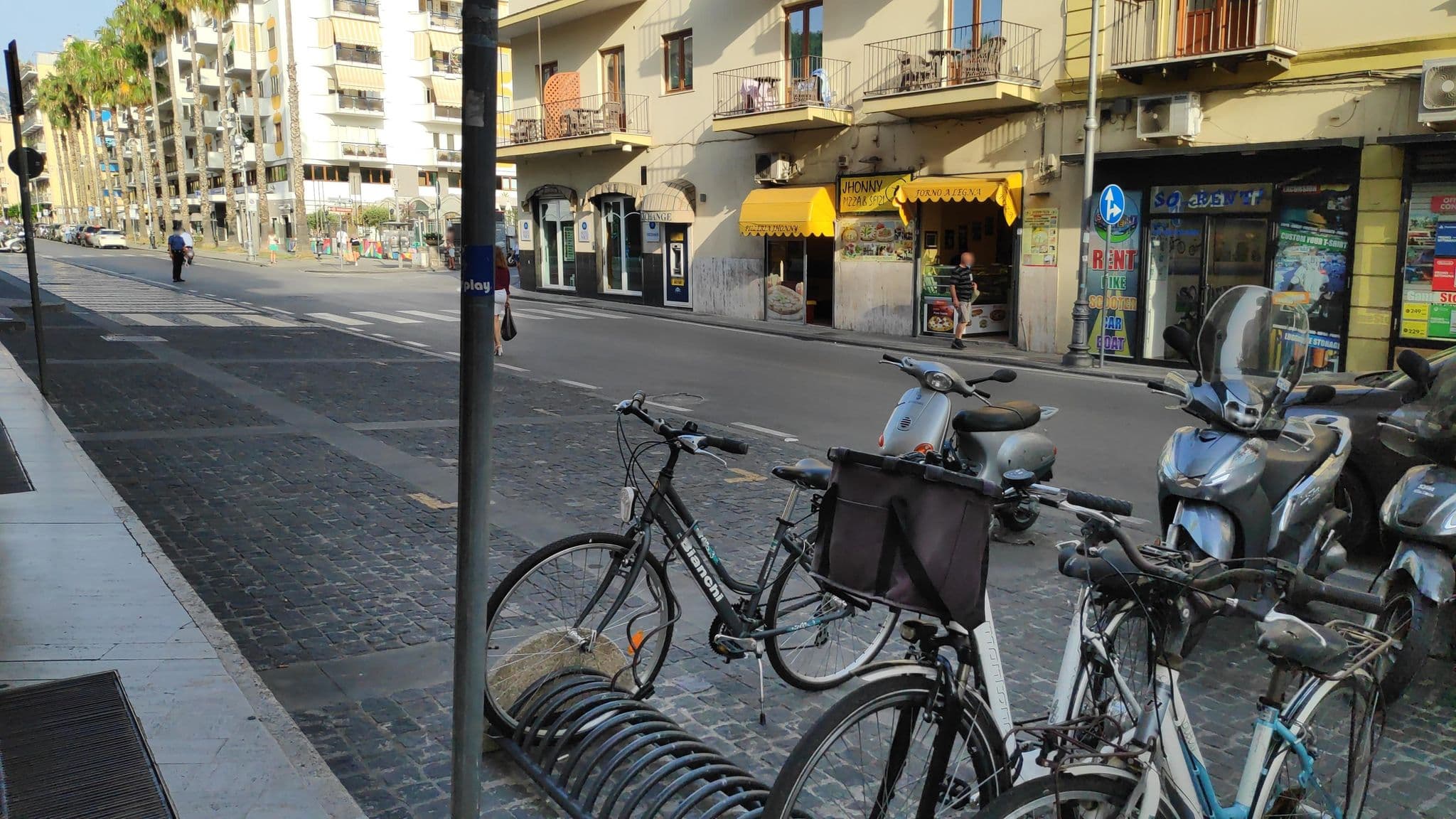 Street view near B&D Rooms, Sorrento — © marcuscalabresus (CC BY-SA · Mapillary)