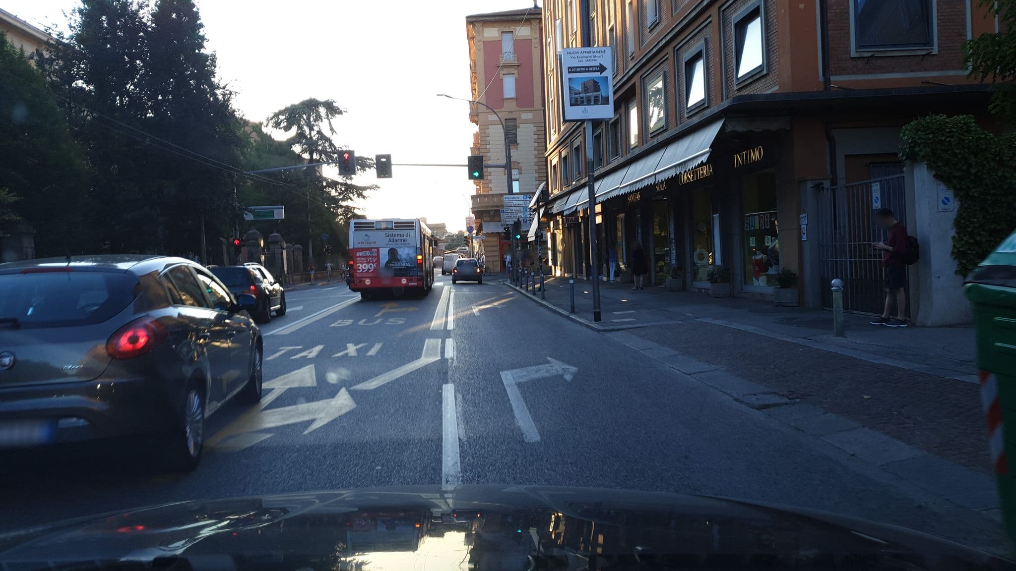 Street view near B&B Bentivogli, Bologna