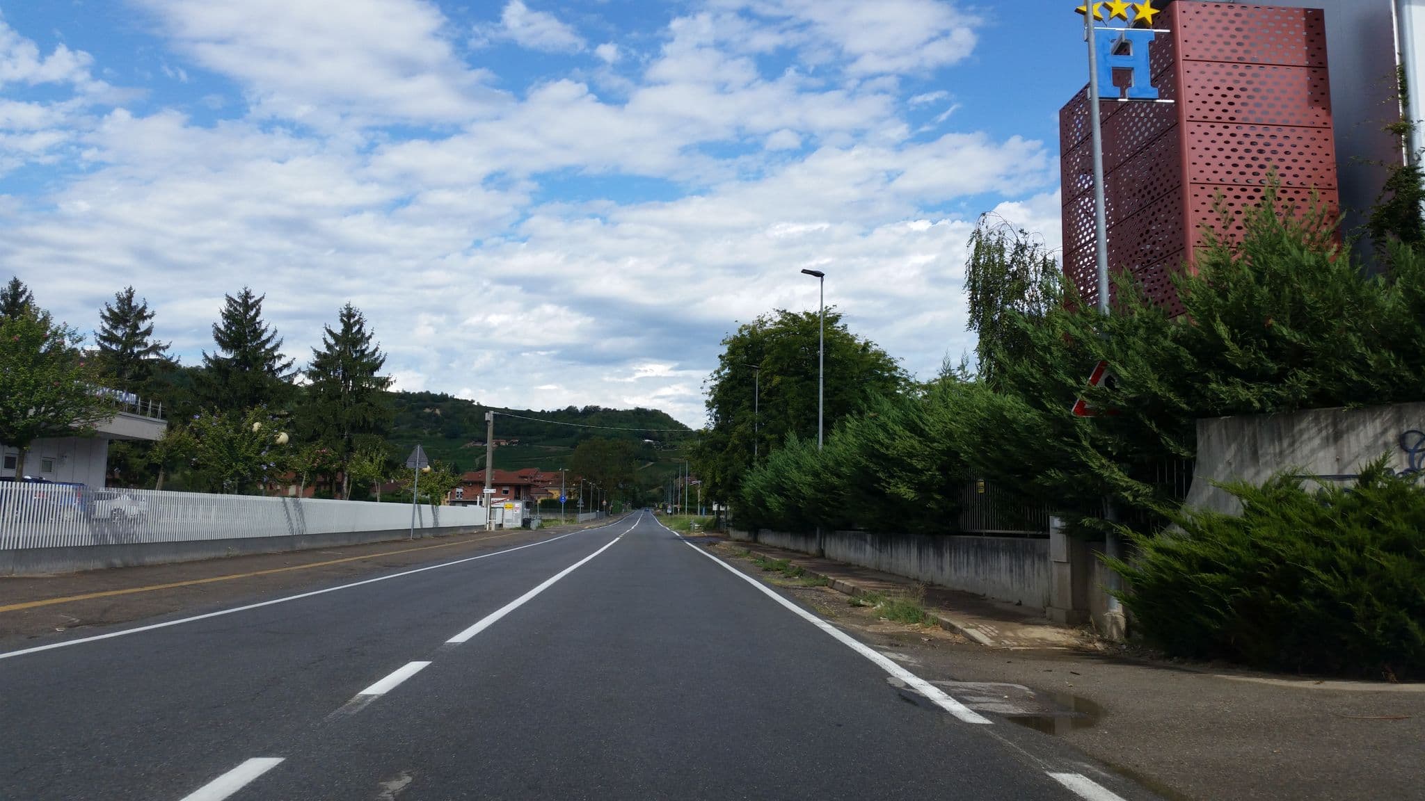 Street view near Casta Hotel, Vaccheria — © it_s_so_funny (CC BY-SA · Mapillary)
