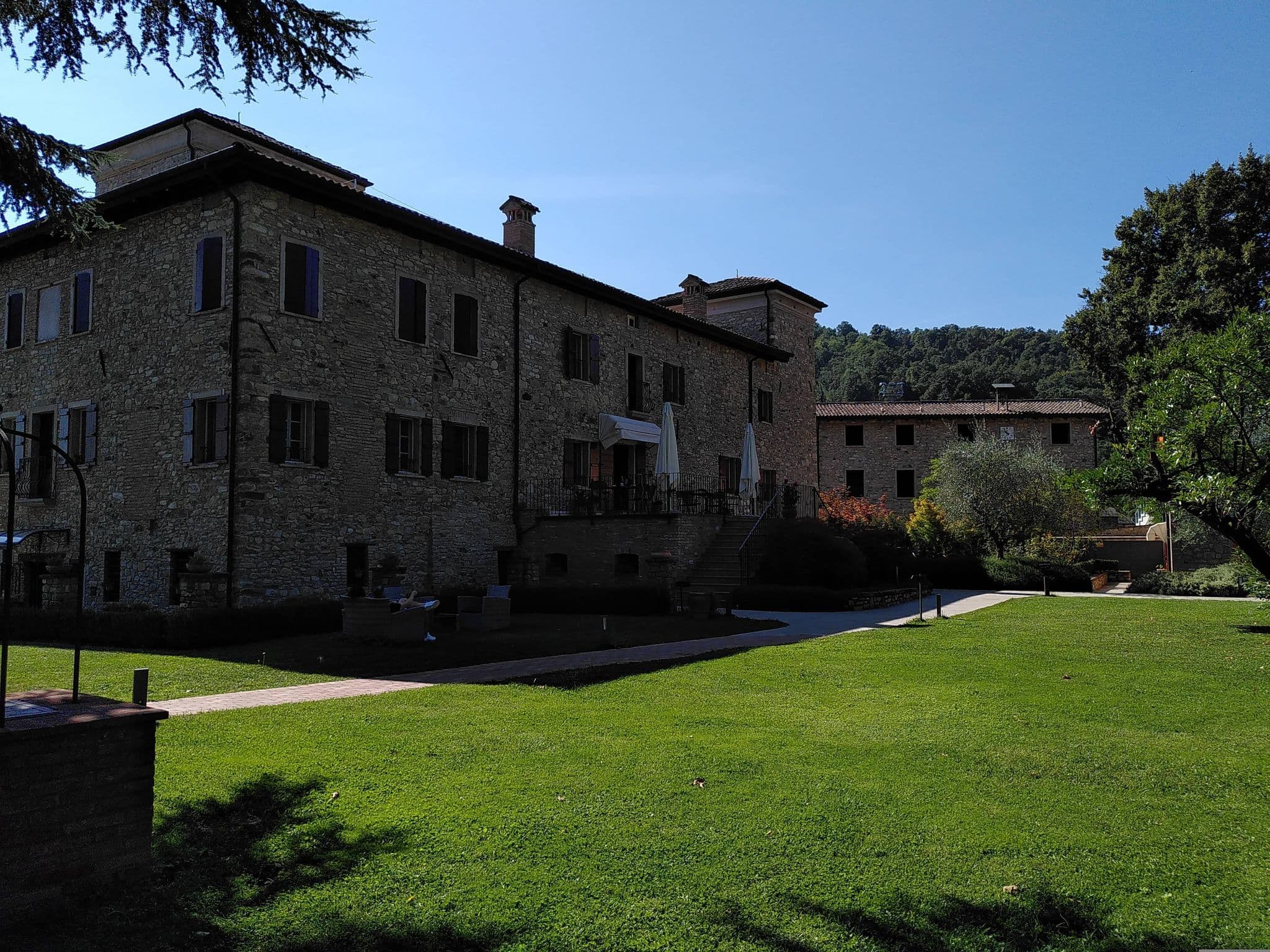 Street view near Borgo Cadonega Relais & Spa, Viano — © Todd3465q (CC BY-SA · Mapillary)