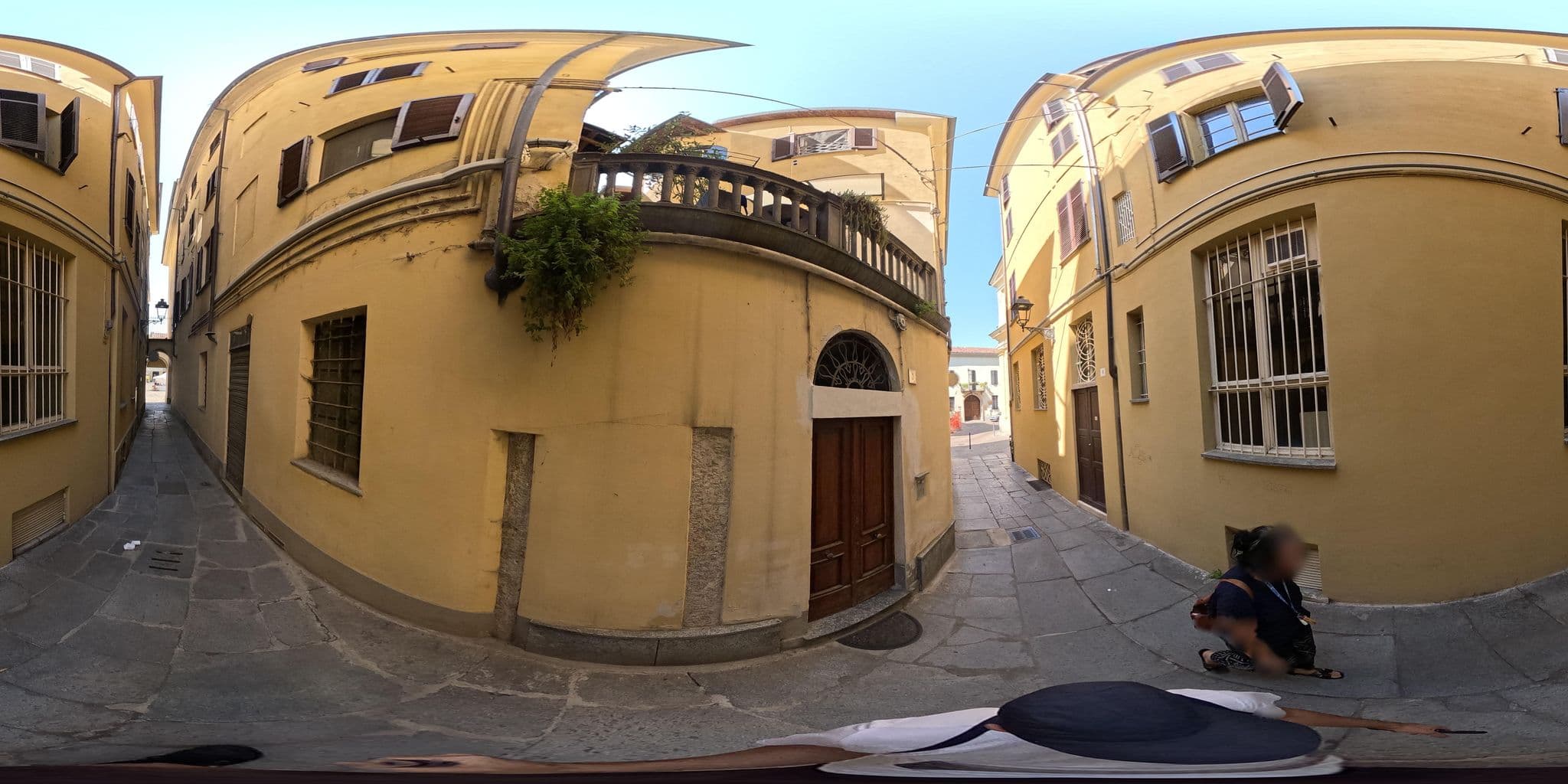 Street view near Dimora Conte Cavour, Vercelli — © ivanbranco (CC BY-SA · Mapillary)