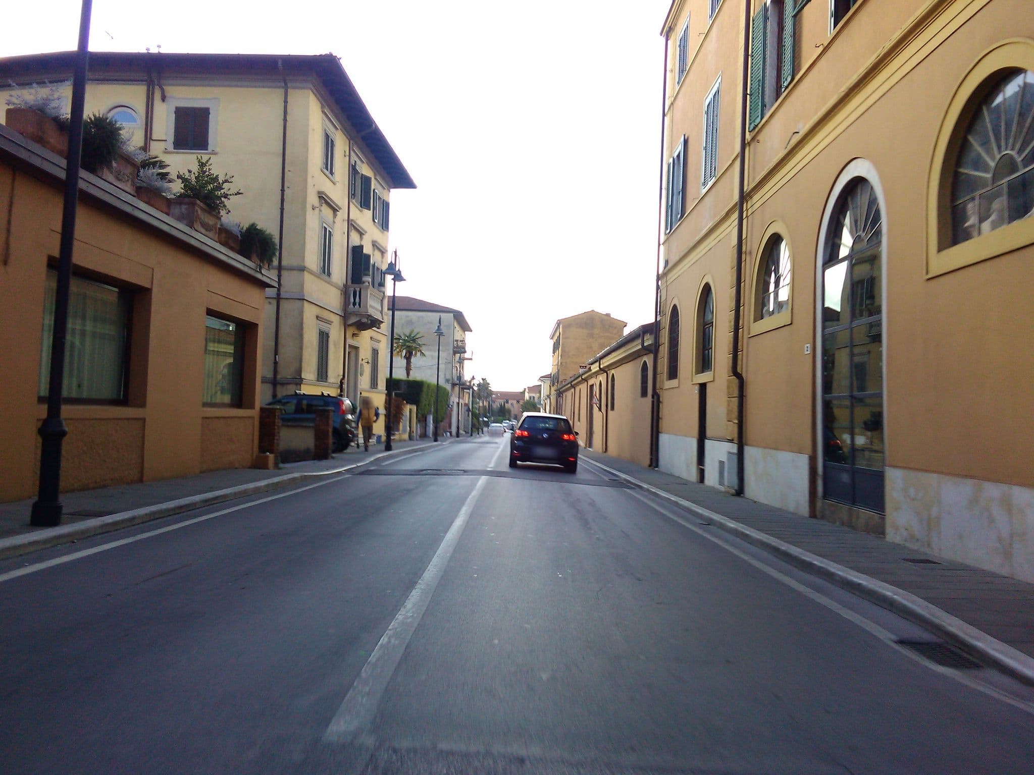 Street view near La Sosta degli artisti, Pietrasanta — © cxc (CC BY-SA · Mapillary)