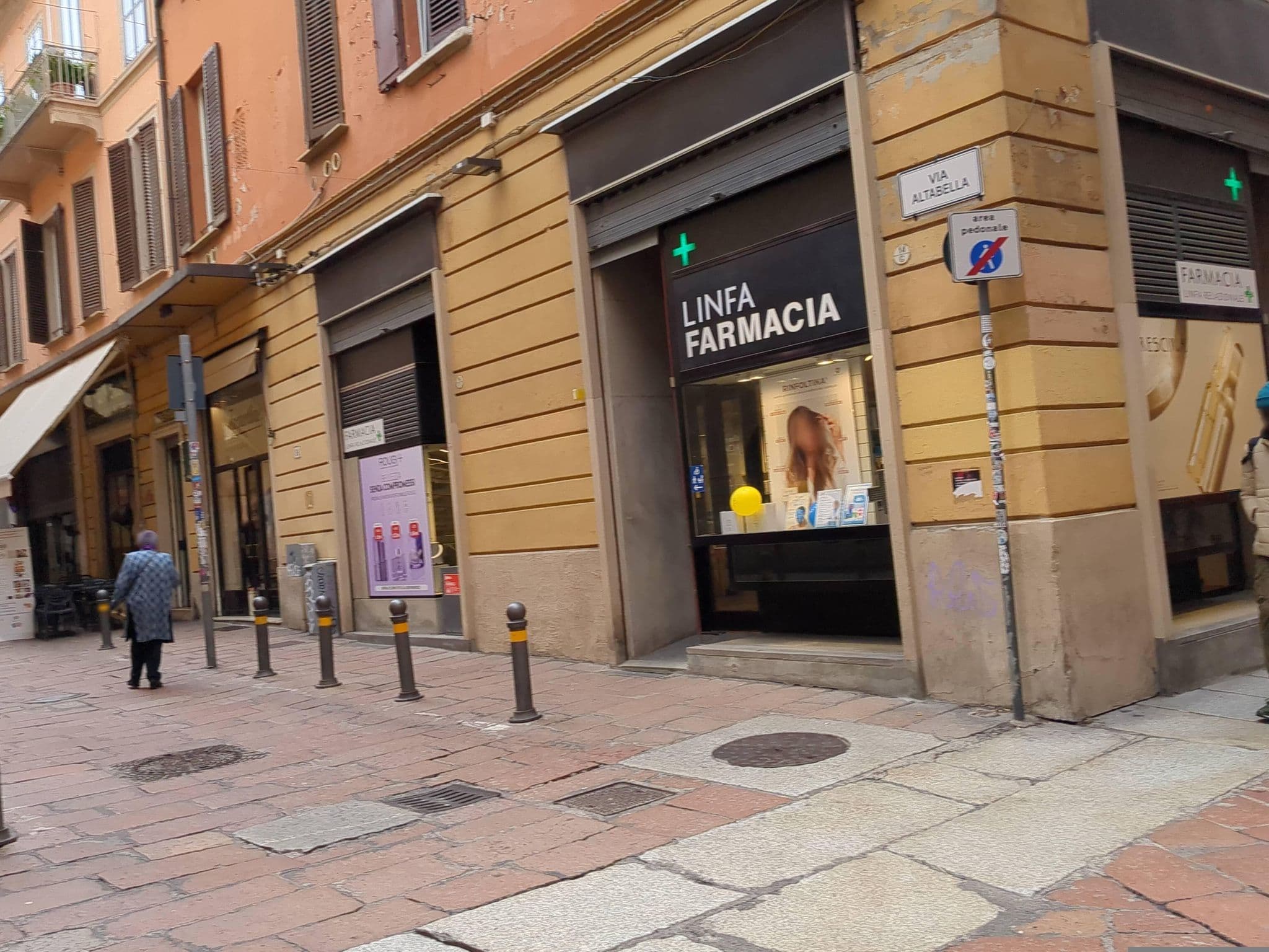 Street view near Corona d'Oro, Bologna
