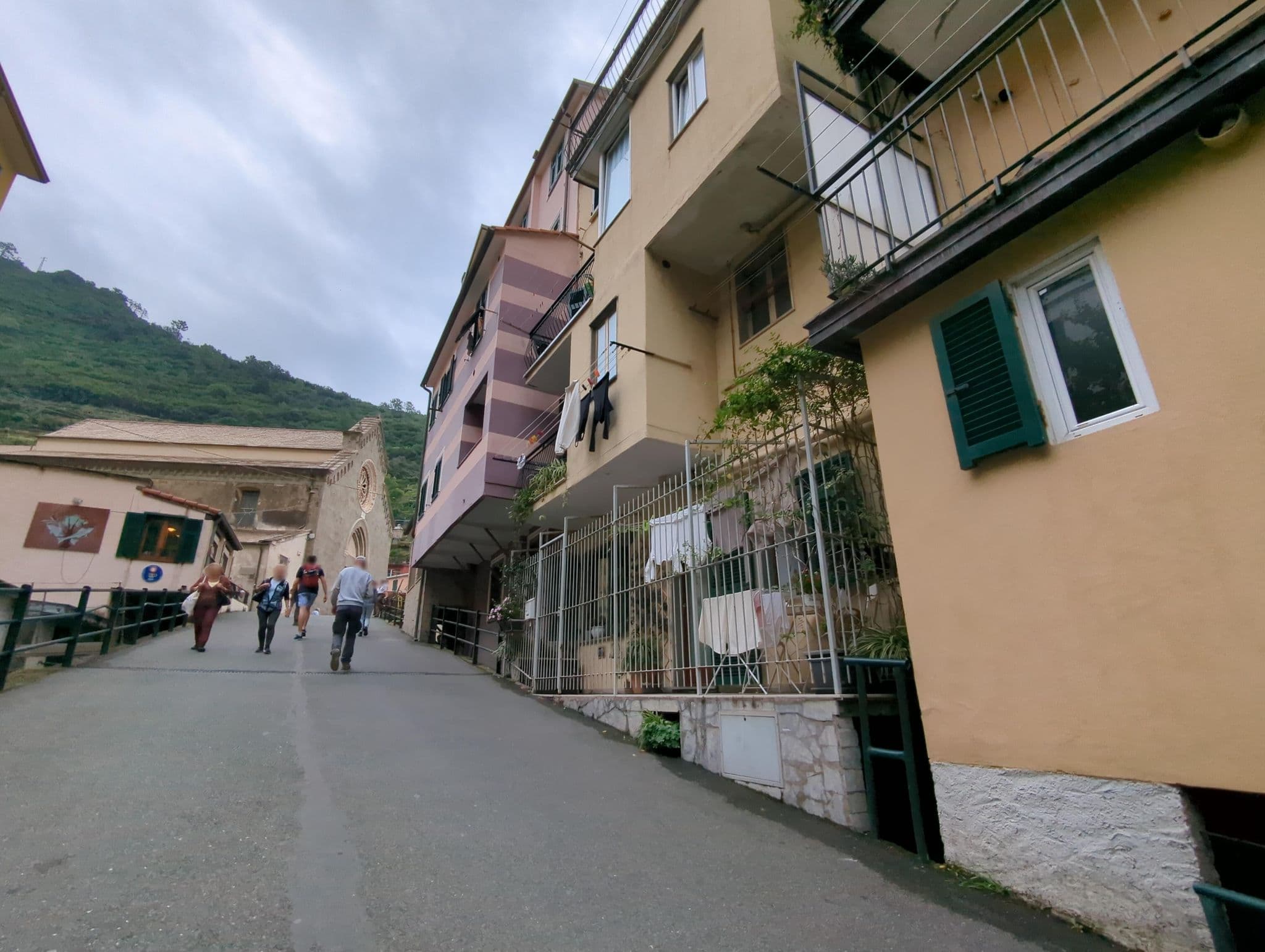 Street view near Giovanni Rooms, Riomaggiore — © ente (CC BY-SA · Mapillary)