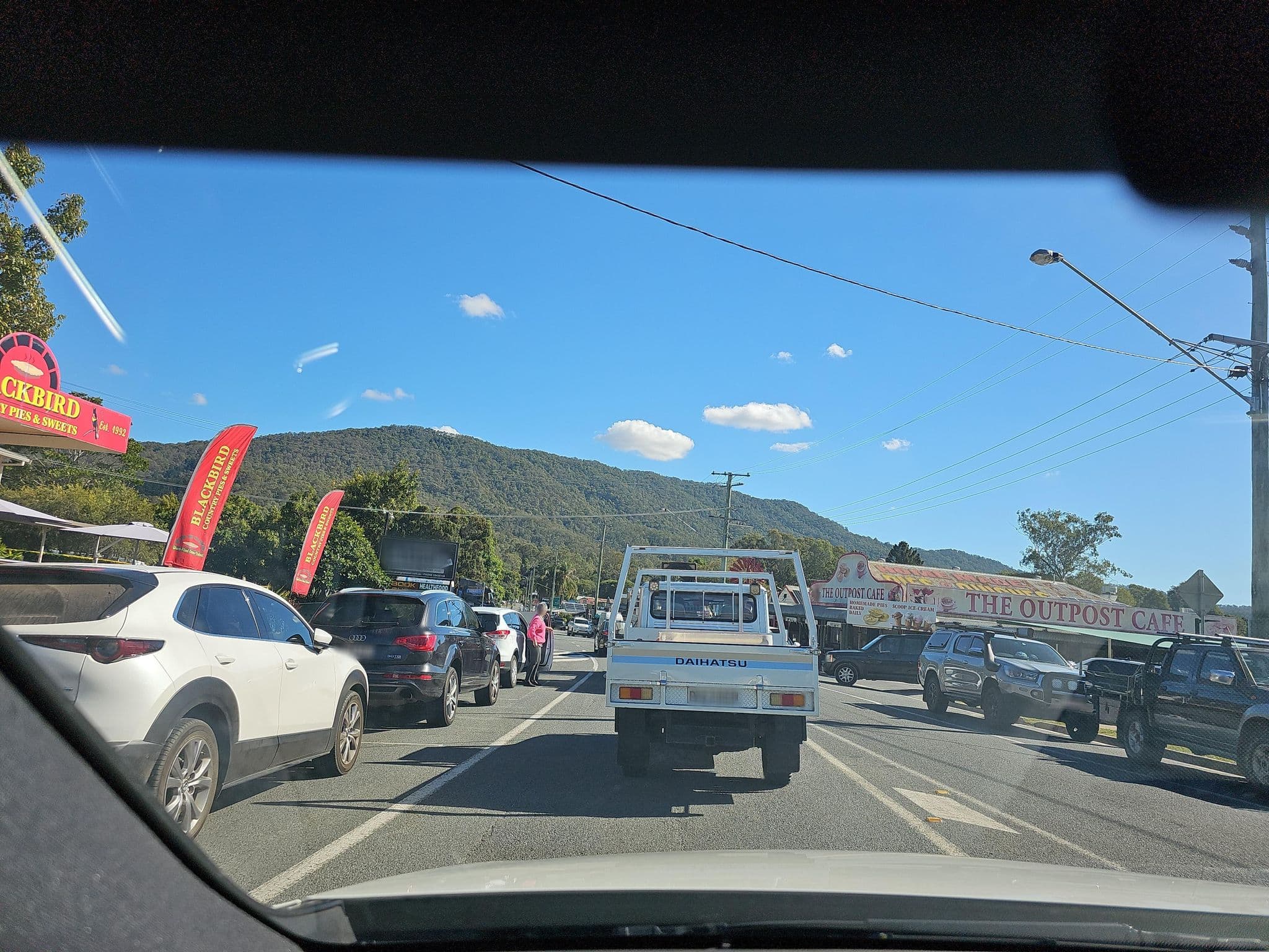 Street view near Village Inn Canungra, Canungra — © Mooksey (CC BY-SA · Mapillary)