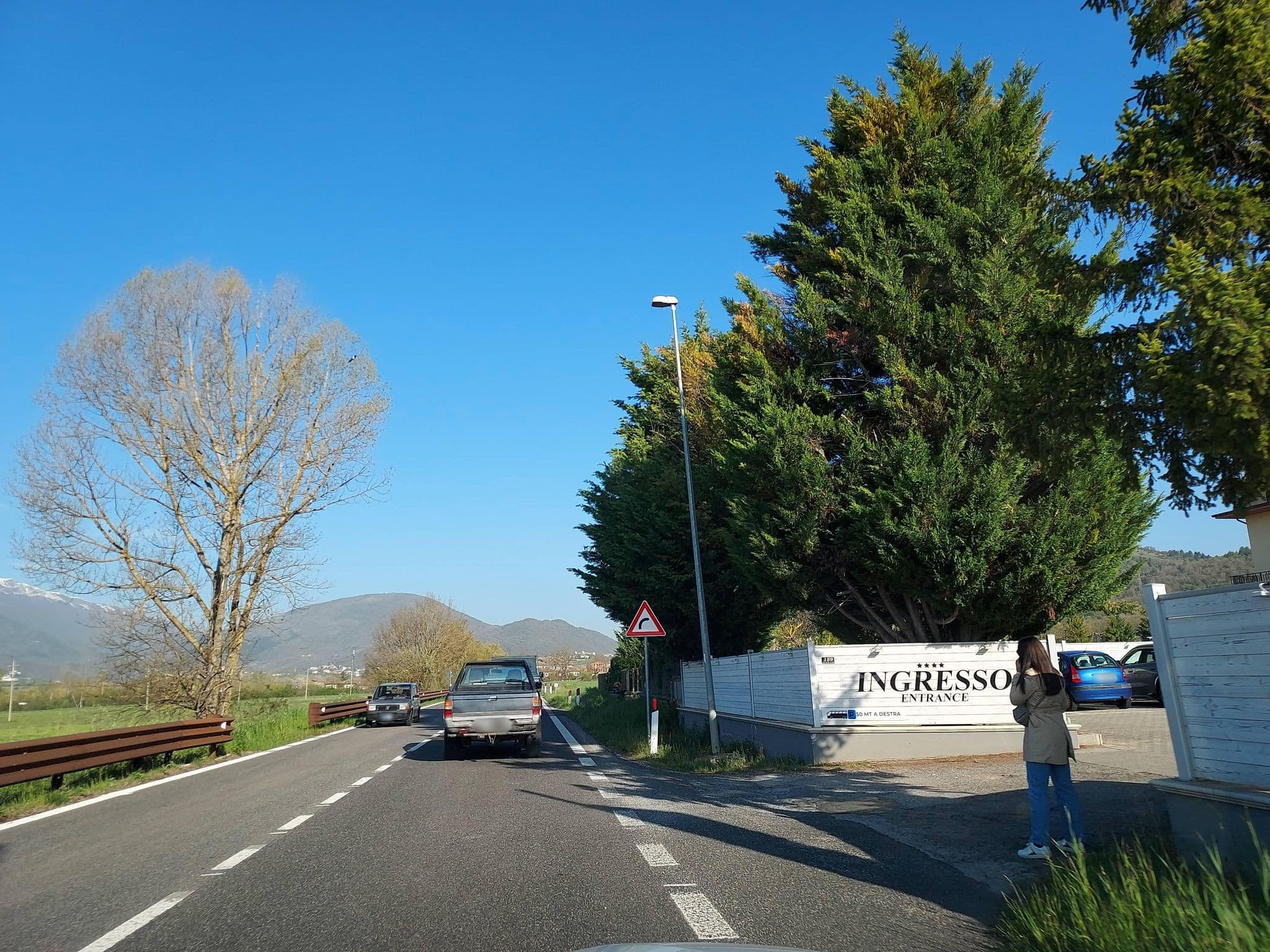 Street view near La Compagnia Del Viaggiatore, Coppito — © odiug (CC BY-SA · Mapillary)