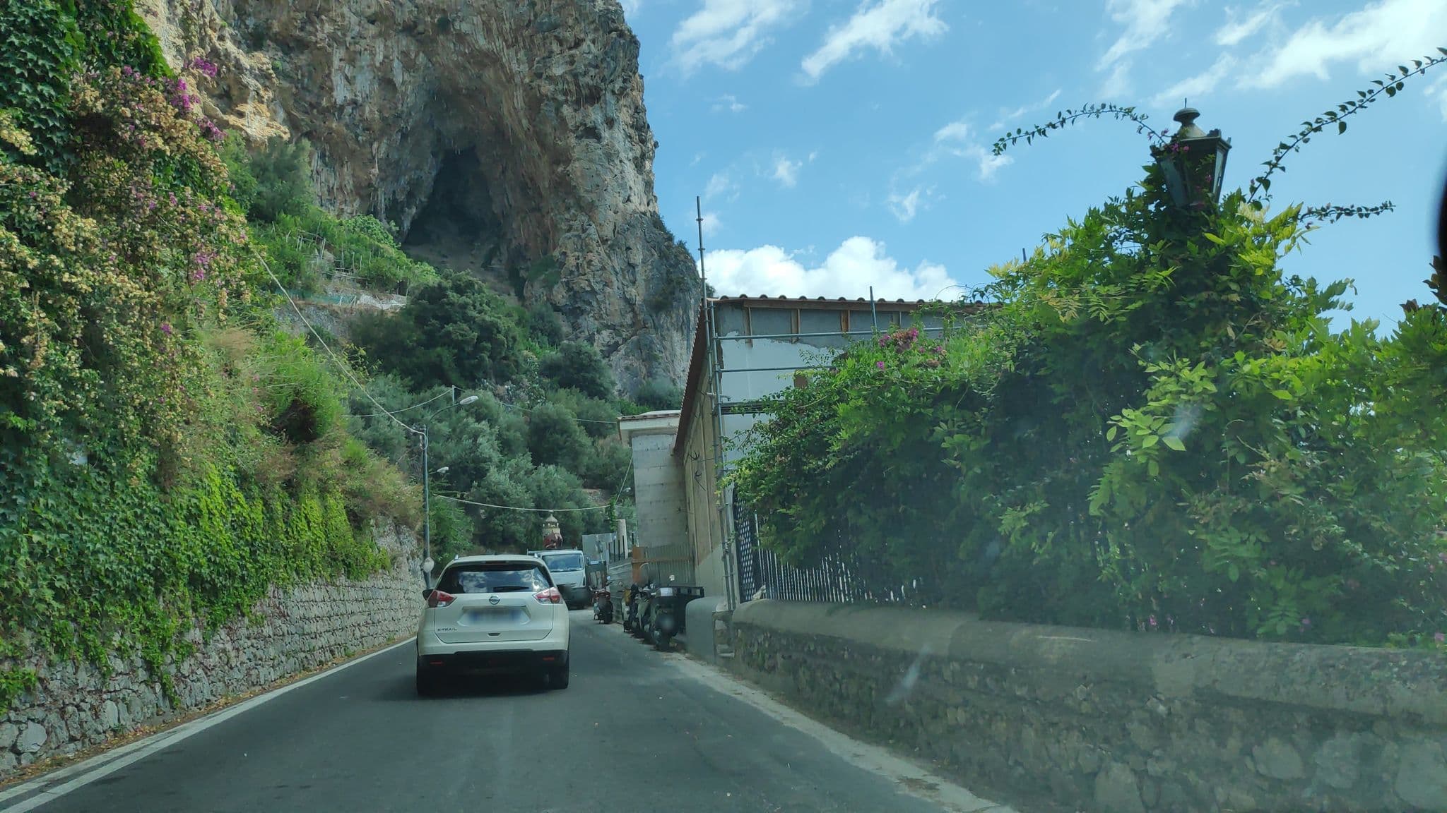 Street view near Borgo Sant'Andrea, Amalfi — © marcuscalabresus (CC BY-SA · Mapillary)