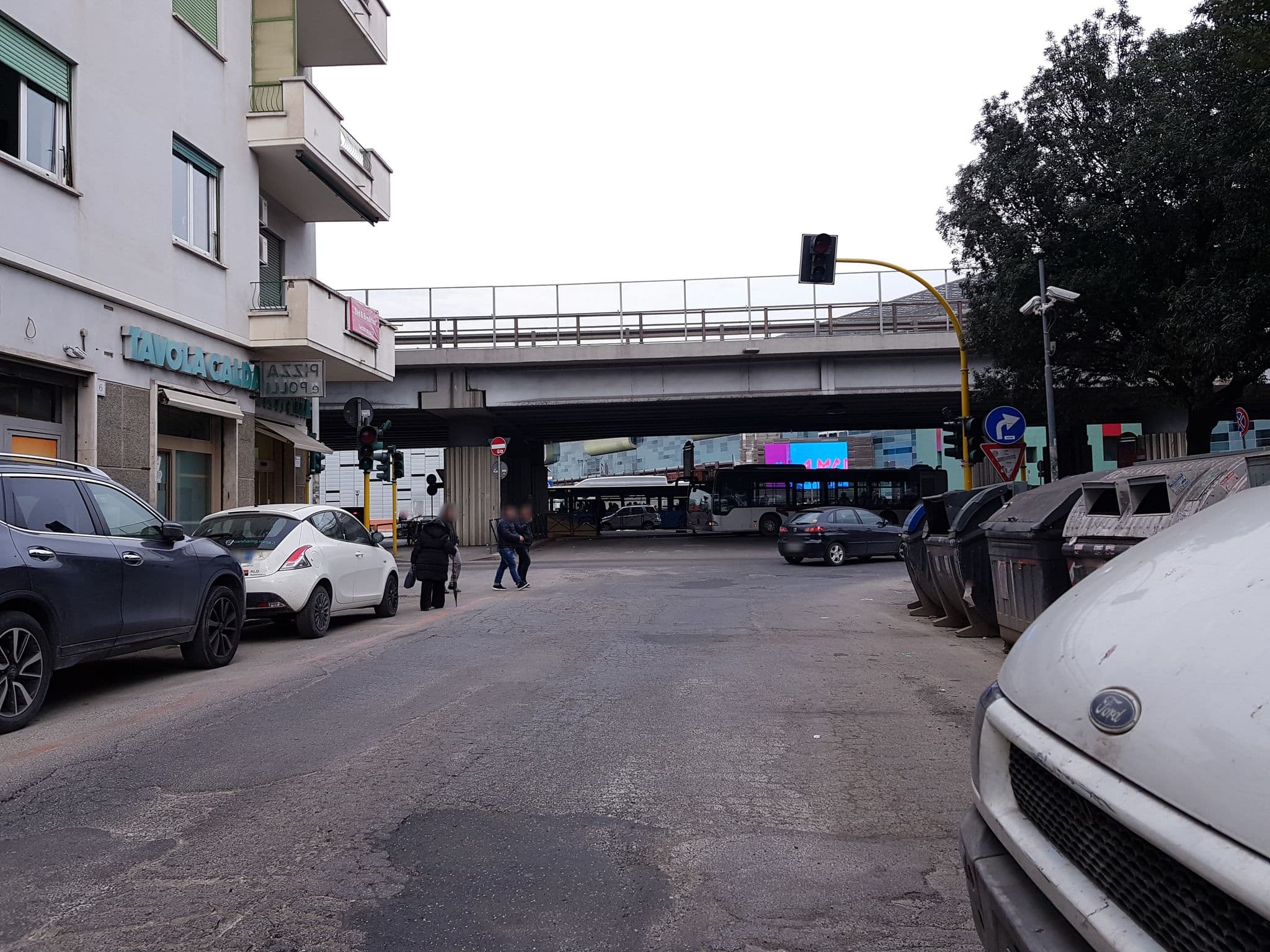 Street view near Adesso Hotel, Casal Bertone — © ale_zena_it (CC BY-SA · Mapillary)