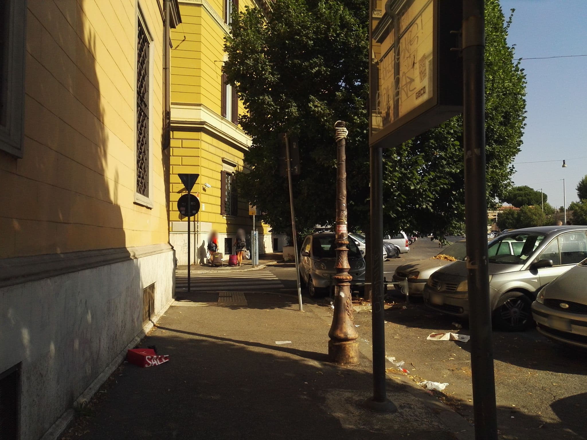 Street view near Hotel Artromano, Castro Pretorio