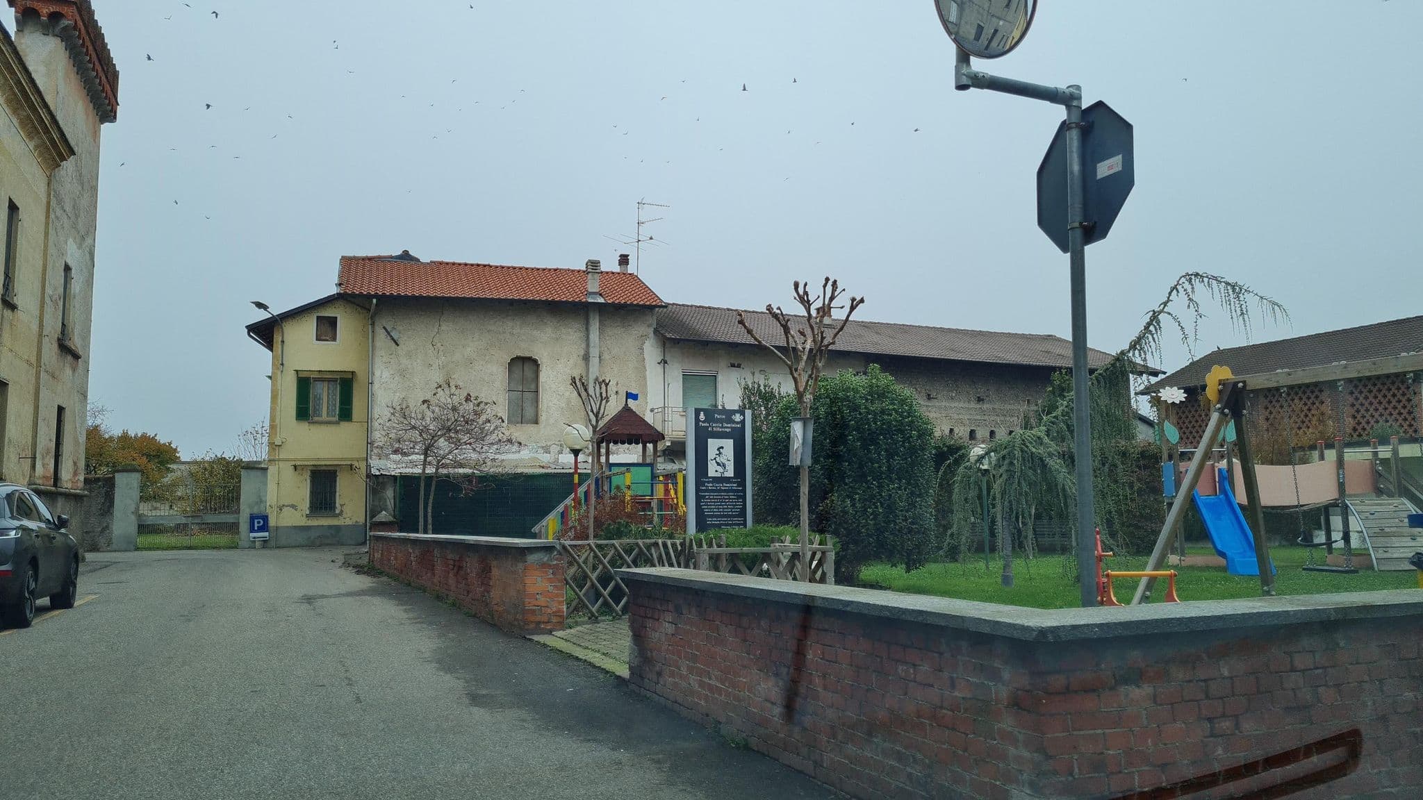 Street view near Resort Al Castello, Carpignano Sesia — © laniuscollurio (CC BY-SA · Mapillary)