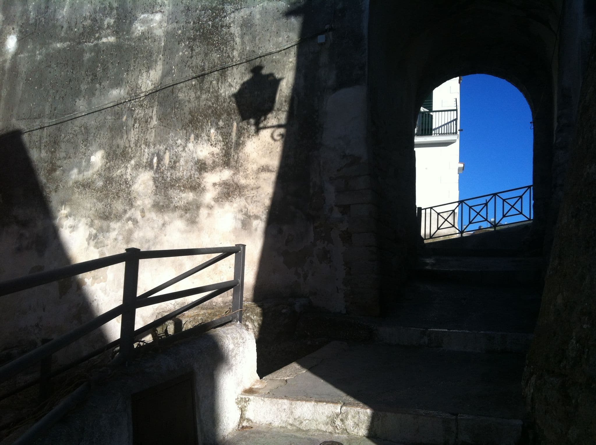 Street view near B&B Torre La Mezzaluna, Vieste — © miguel_andrade (CC BY-SA · Mapillary)