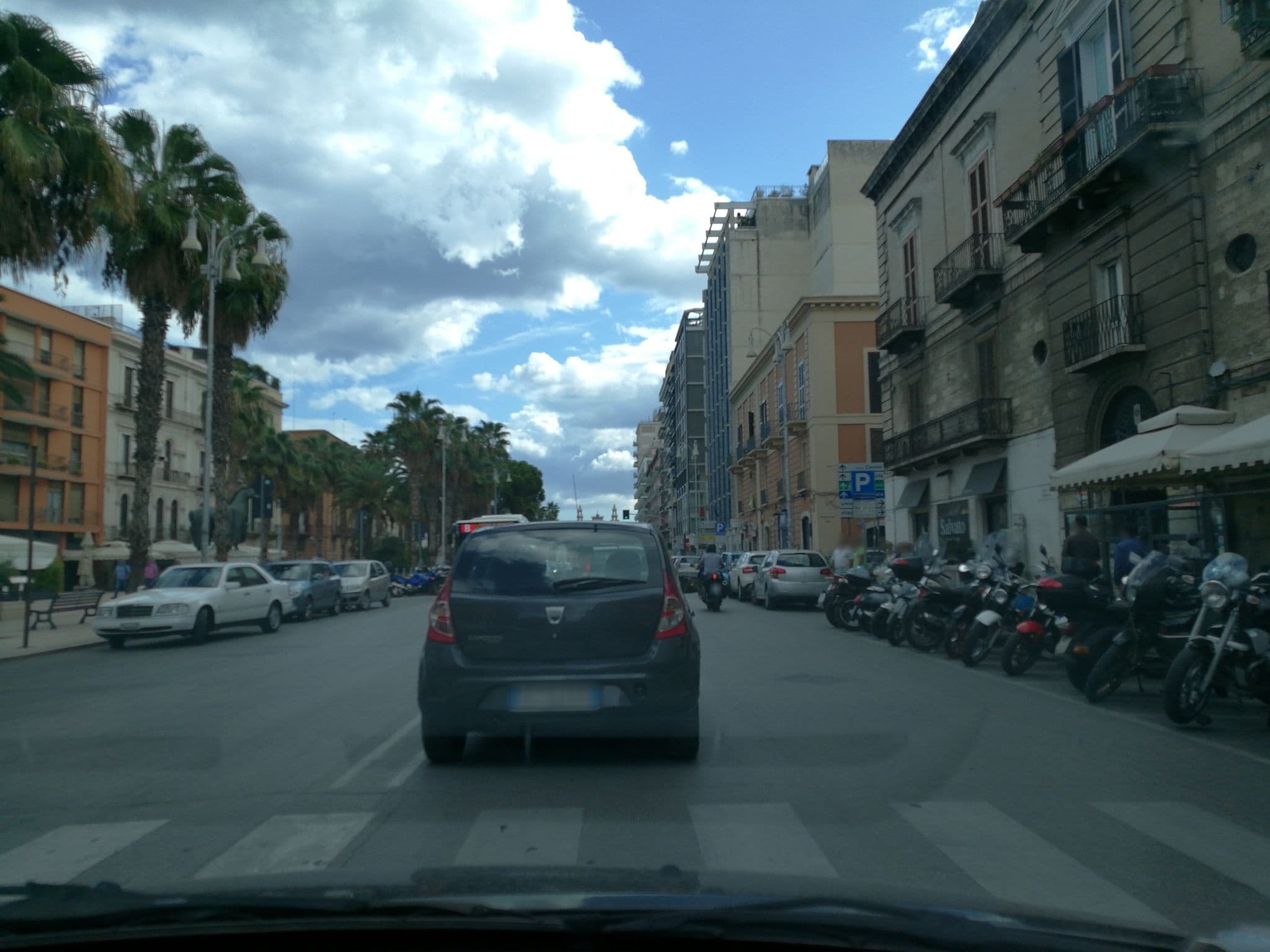 Street view near Palazzo Ietri Corso Vittorio Emanuele B&B, Bari — © xlapo98 (CC BY-SA · Mapillary)