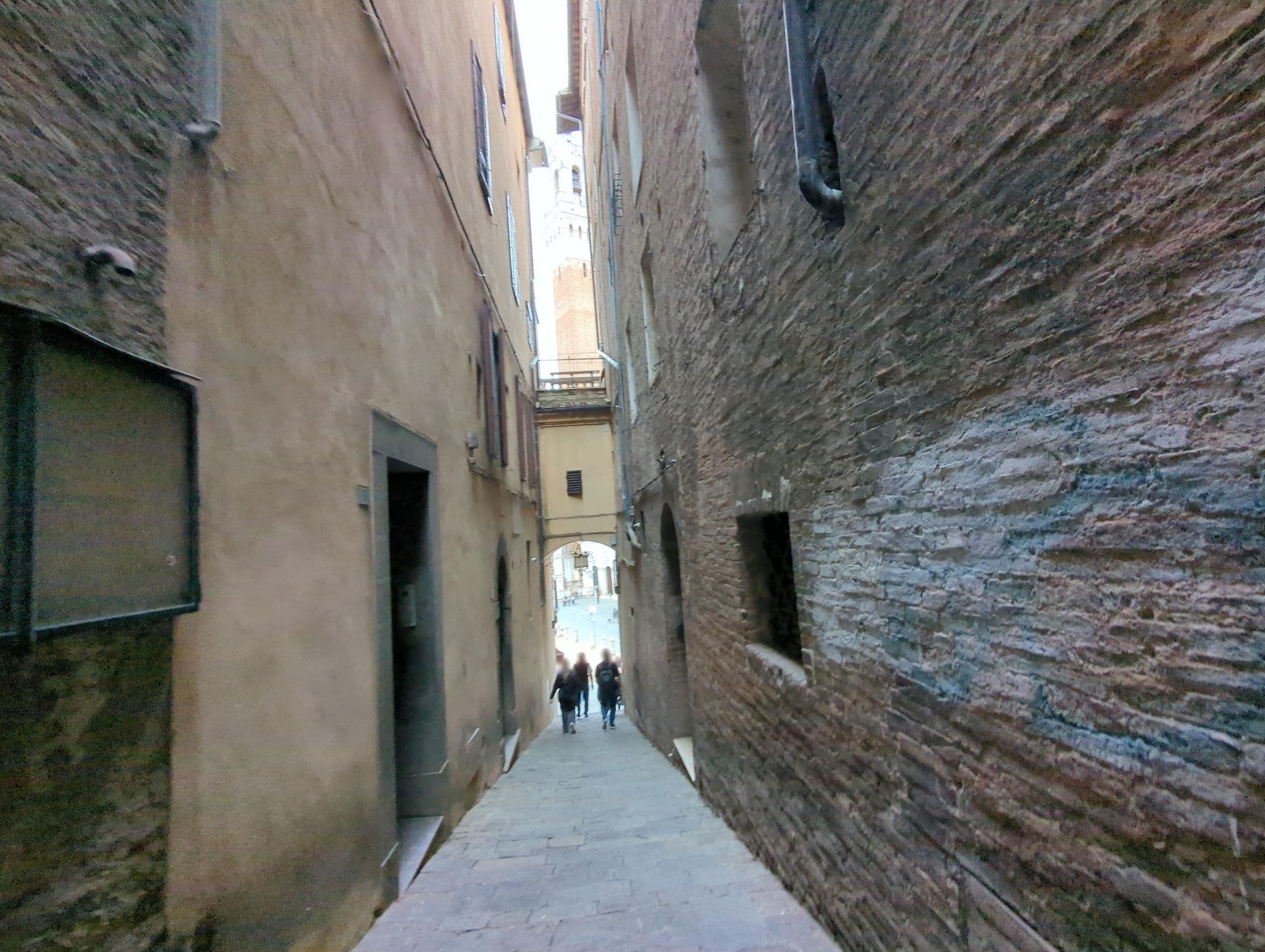 Street view near Palazzo Giorgi, Siena — © ente (CC BY-SA · Mapillary)