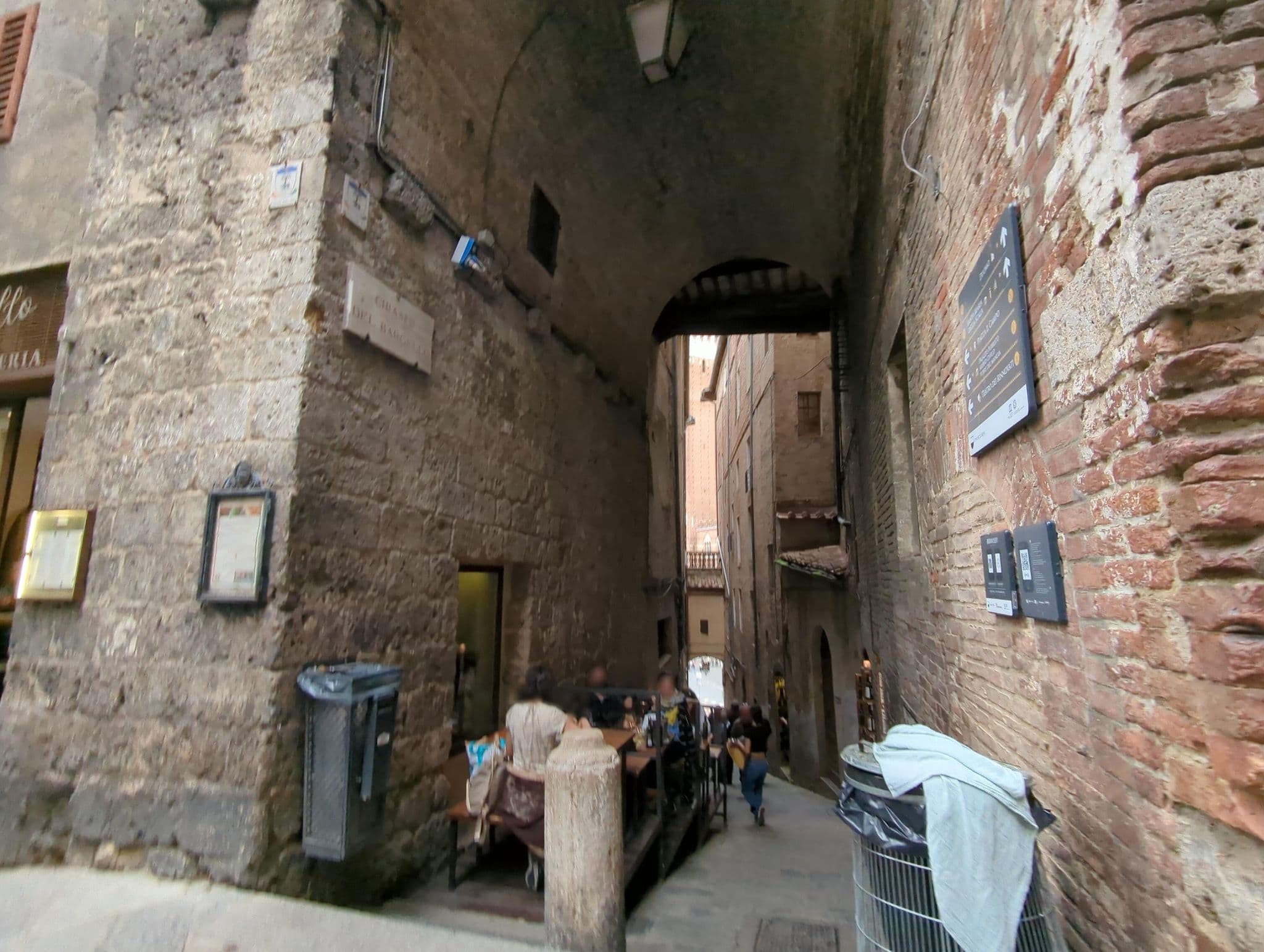 Street view near Residenza d’Epoca Le Aquile, Siena