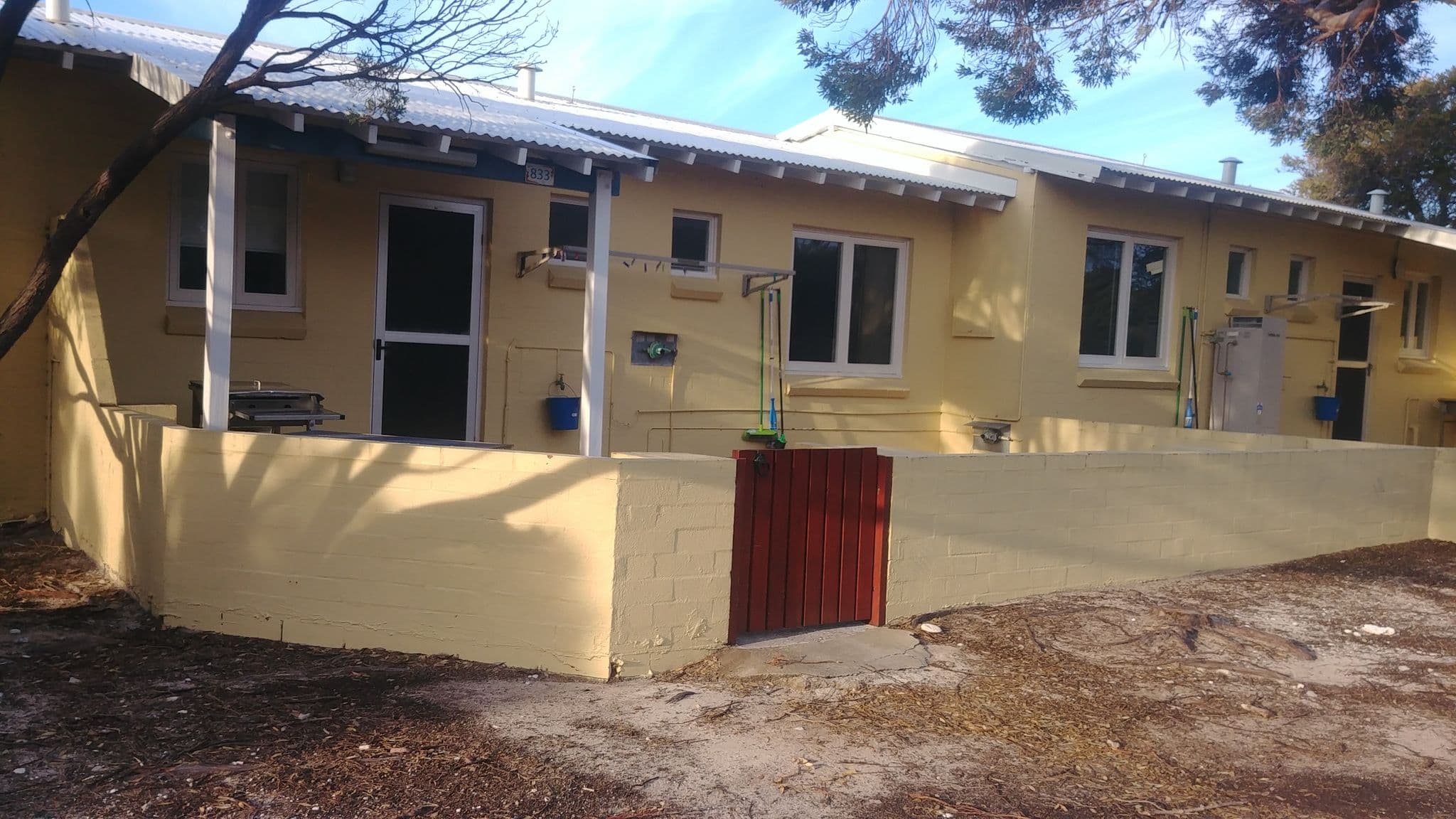 Street view near 834, North Fremantle — © samwilson (CC BY-SA · Mapillary)