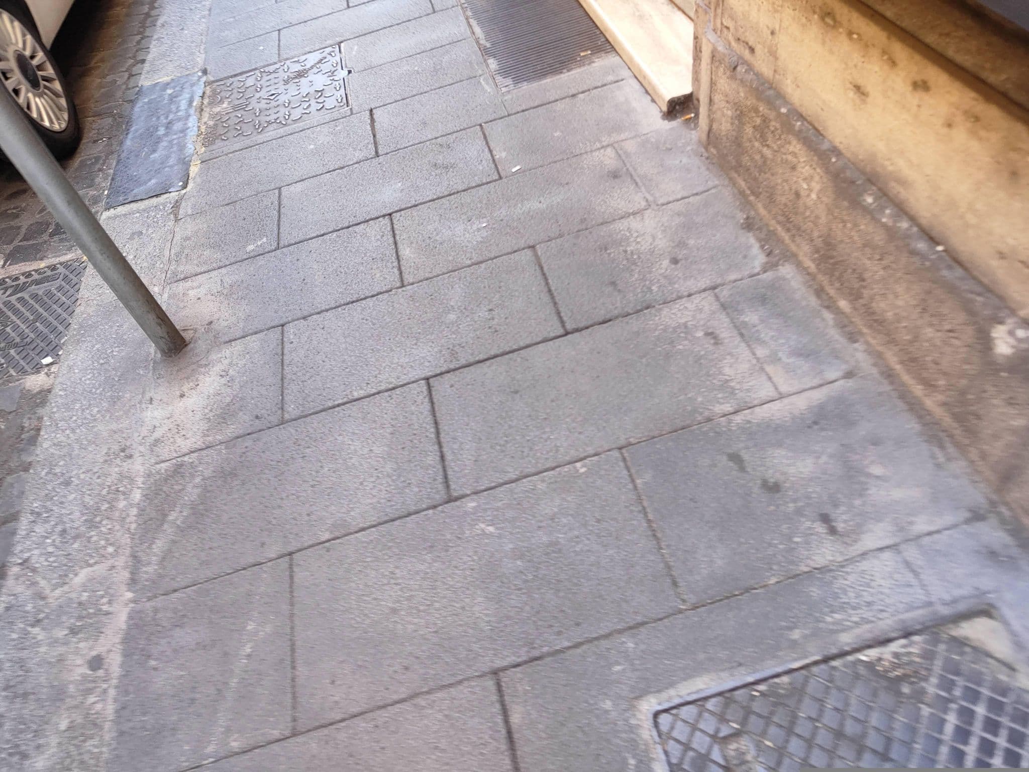 Street view near Hotel City - Palazzo Dei Cardinali, Ludovisi — © omfg_notpr (CC BY-SA · Mapillary)