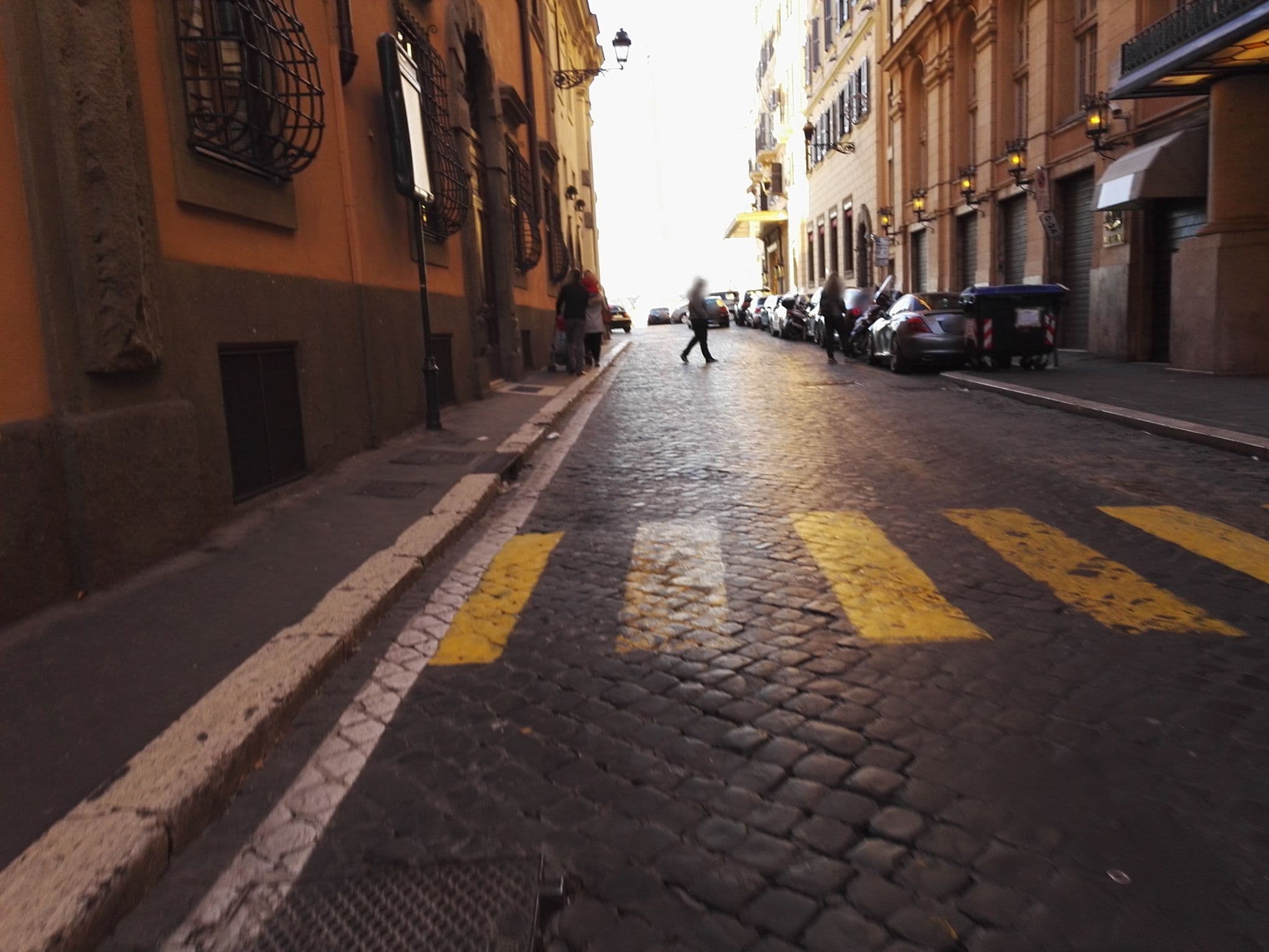 Street view near Hotel de la Ville, Ludovisi — © marcuscalabresus (CC BY-SA · Mapillary)