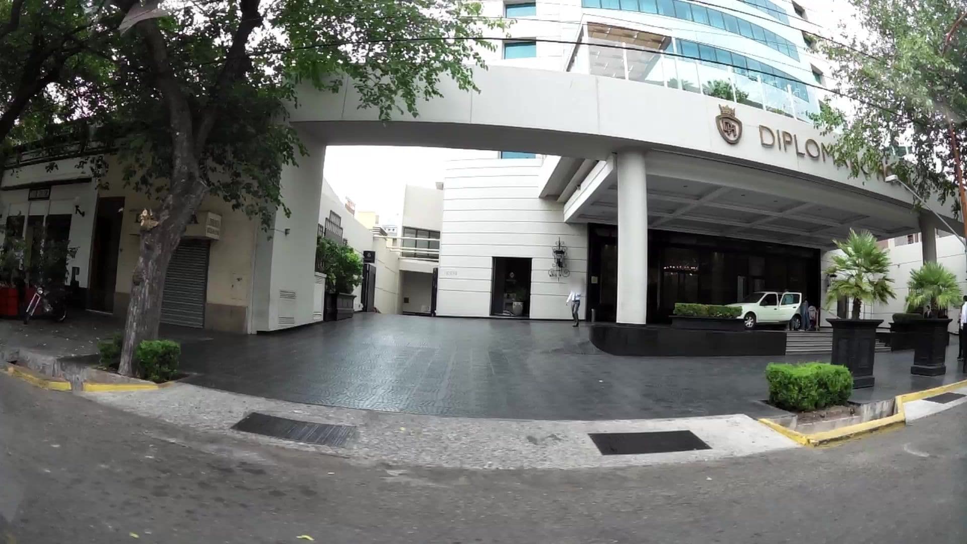 Street view near Diplomatic Hotel, Mendoza
