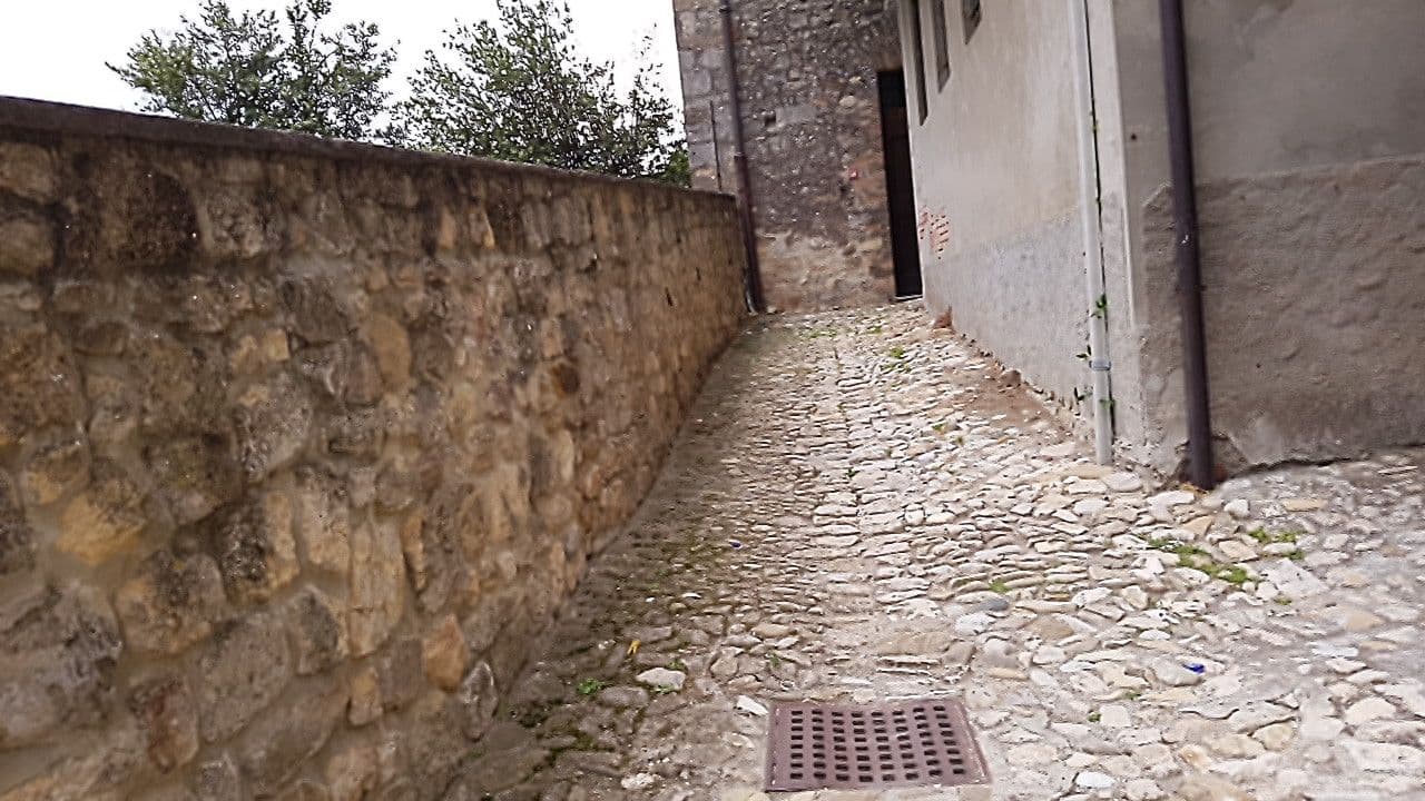 Street view near Hotel San Giorgio, Castell'Arquato — © bernardvoyageur (CC BY-SA · Mapillary)