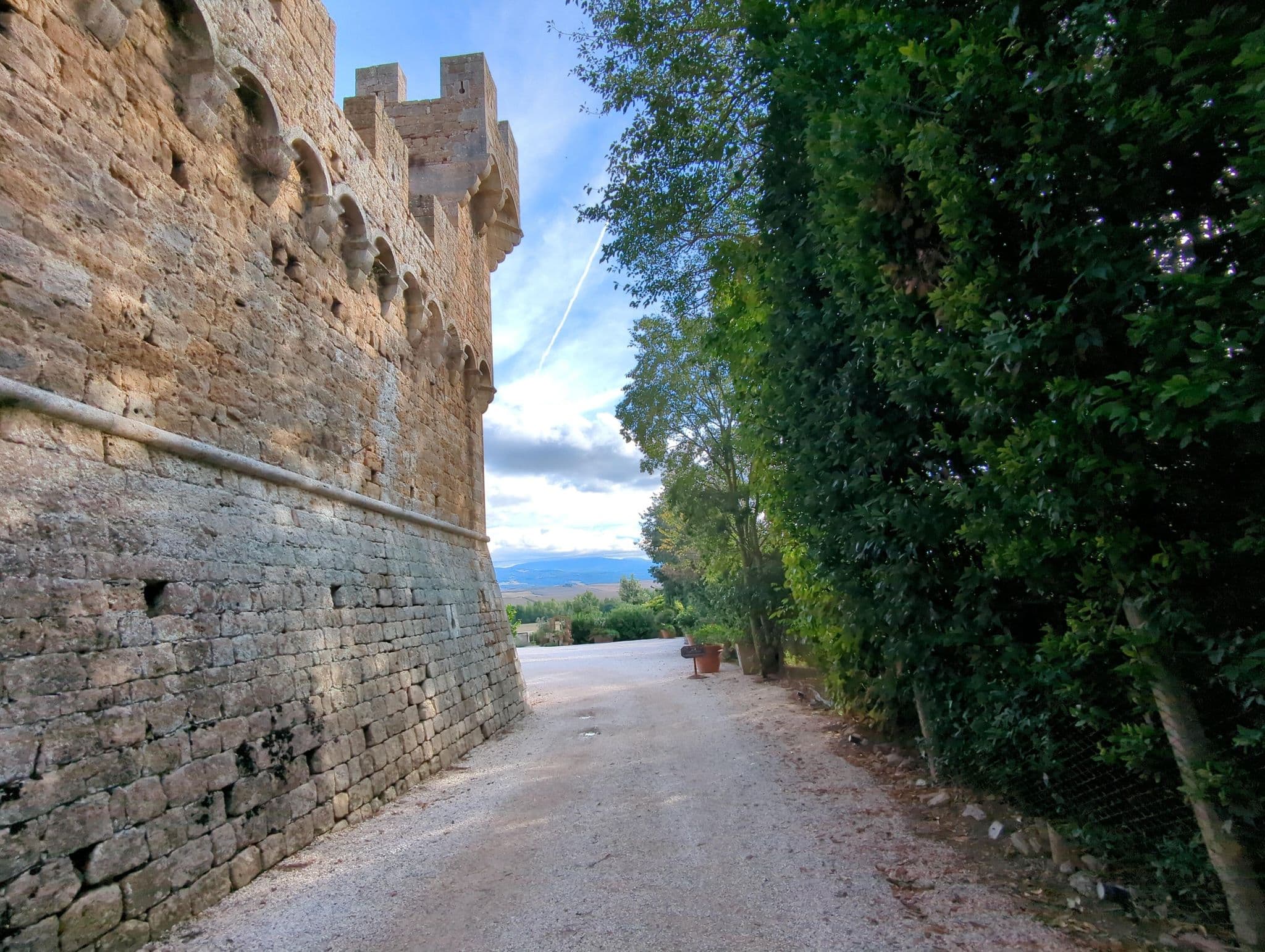 Street view near Il Mastio di Spedaletto, Pienza — © ente (CC BY-SA · Mapillary)