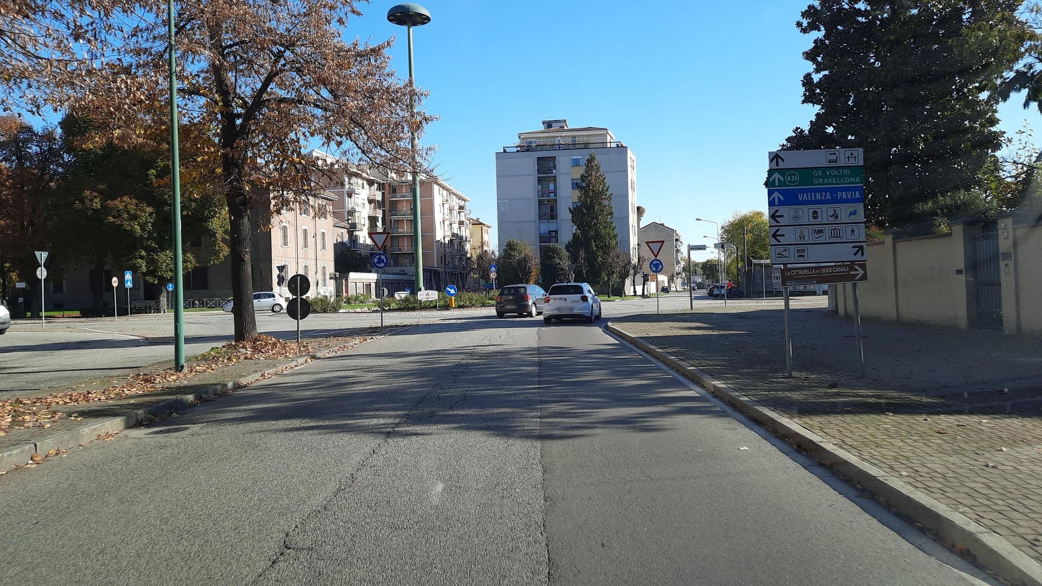 Street view near Villa Mery Guest House, Casale Monferrato — © musuruan (CC BY-SA · Mapillary)