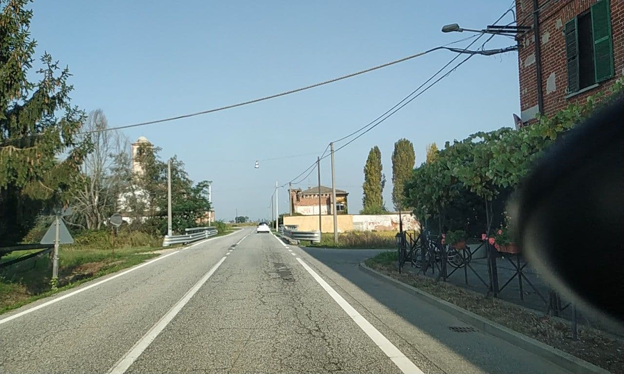 Street view near Osteria La Colombara, Bianzè — © mikki65 (CC BY-SA · Mapillary)