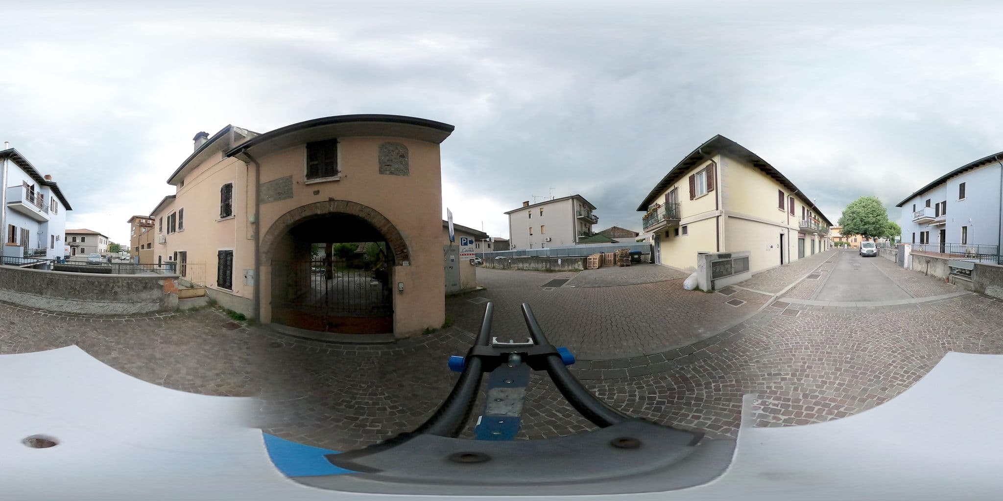 Street view near Hotel Ristorante Odeon, Ghedi — © wegavision (CC BY-SA · Mapillary)