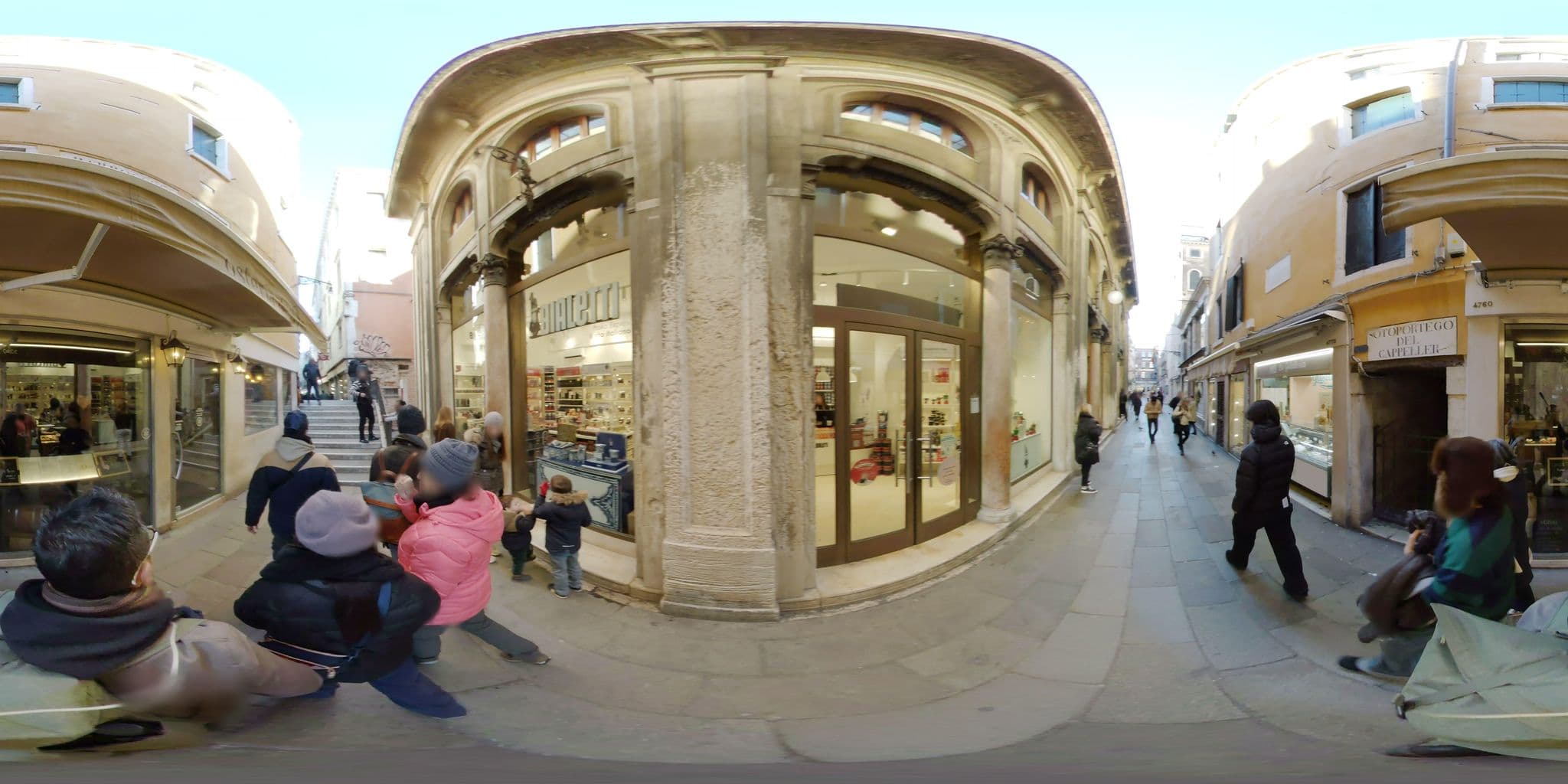 Street view near Palazzo La Scala, Venice