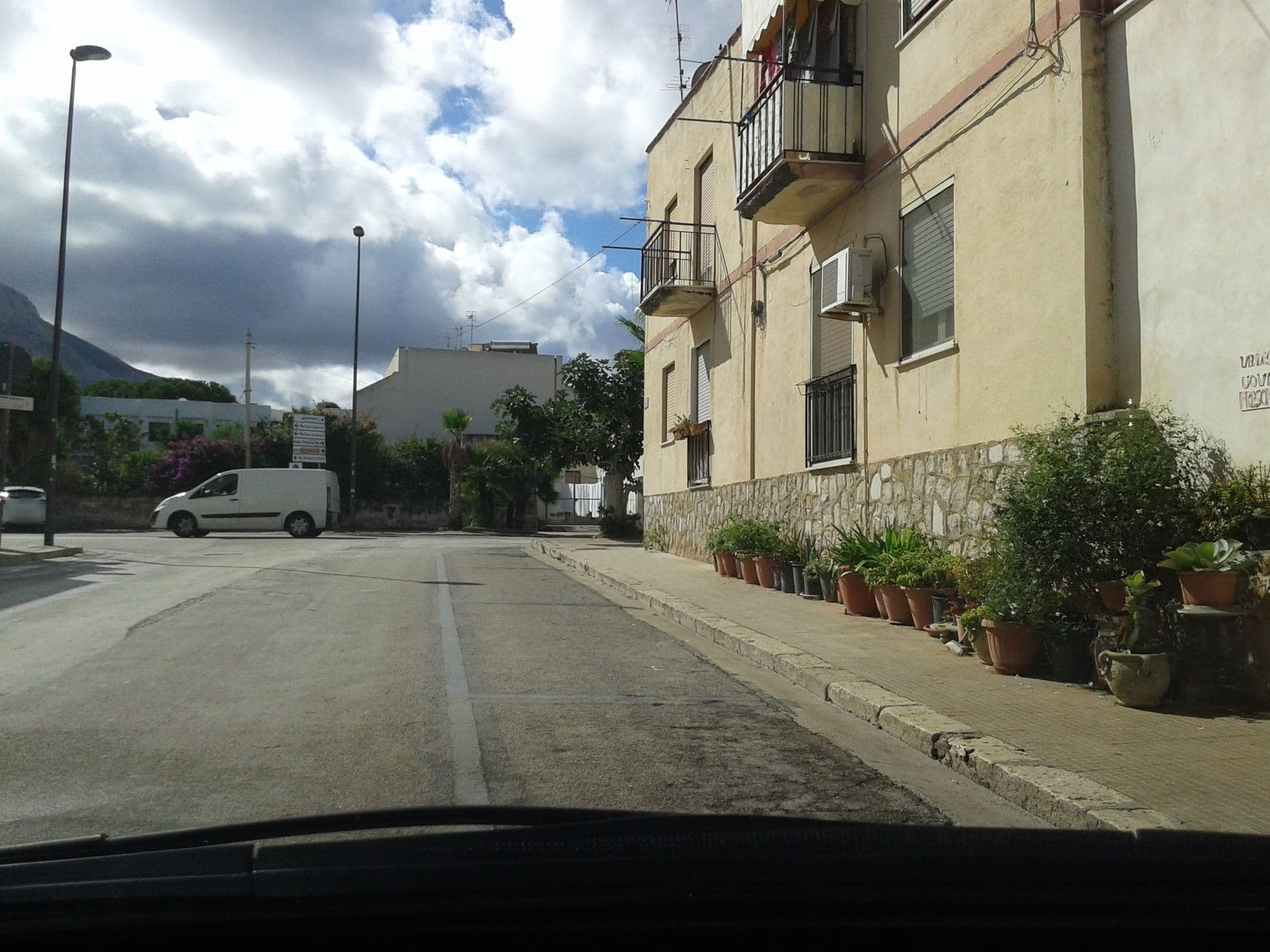Street view near B&B Il Colibrì, San Vito Lo Capo — © robertoinze (CC BY-SA · Mapillary)