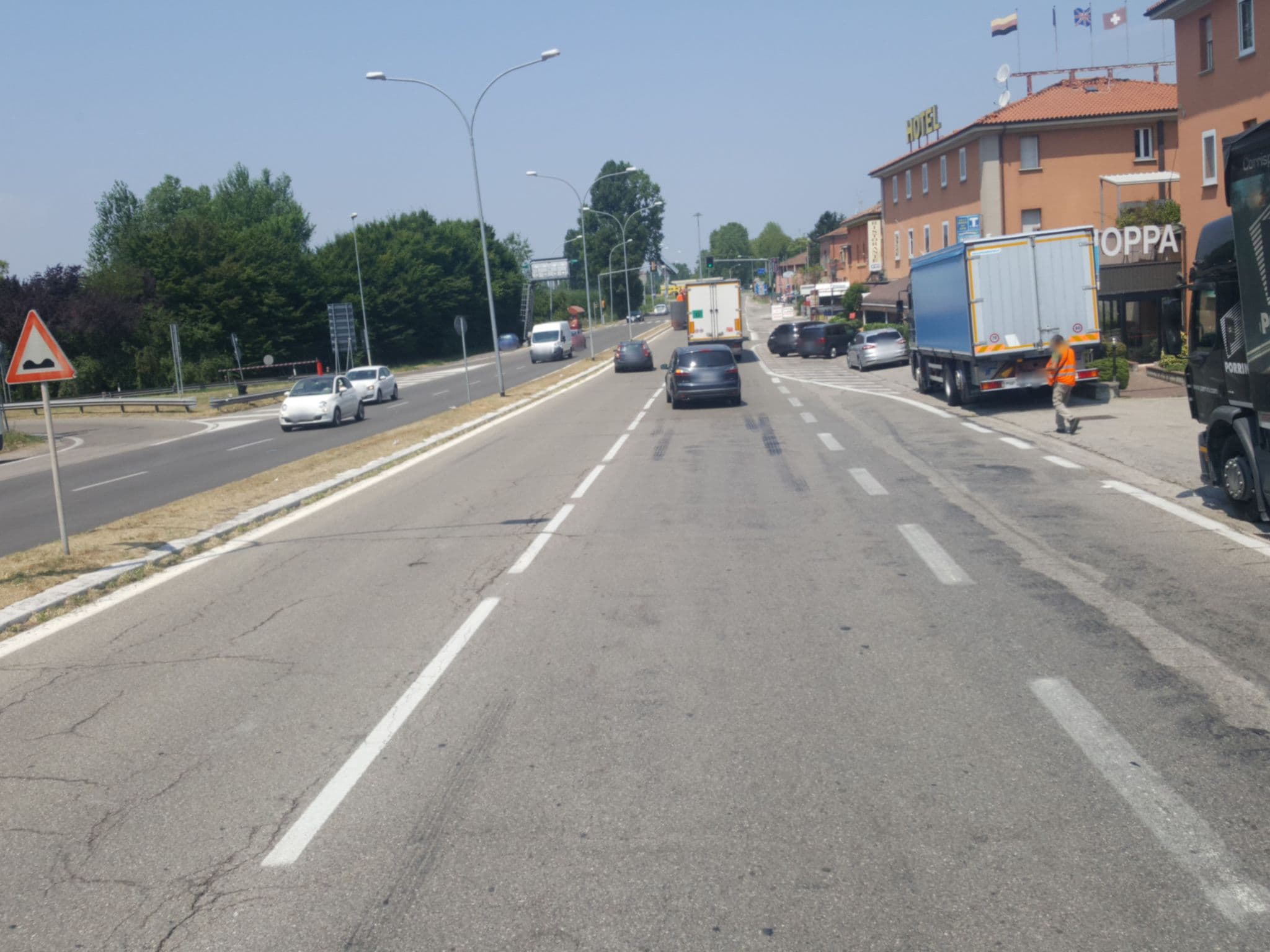 Street view near Hotel La Pioppa, Anzola dell'Emilia — © klimakas (CC BY-SA · Mapillary)