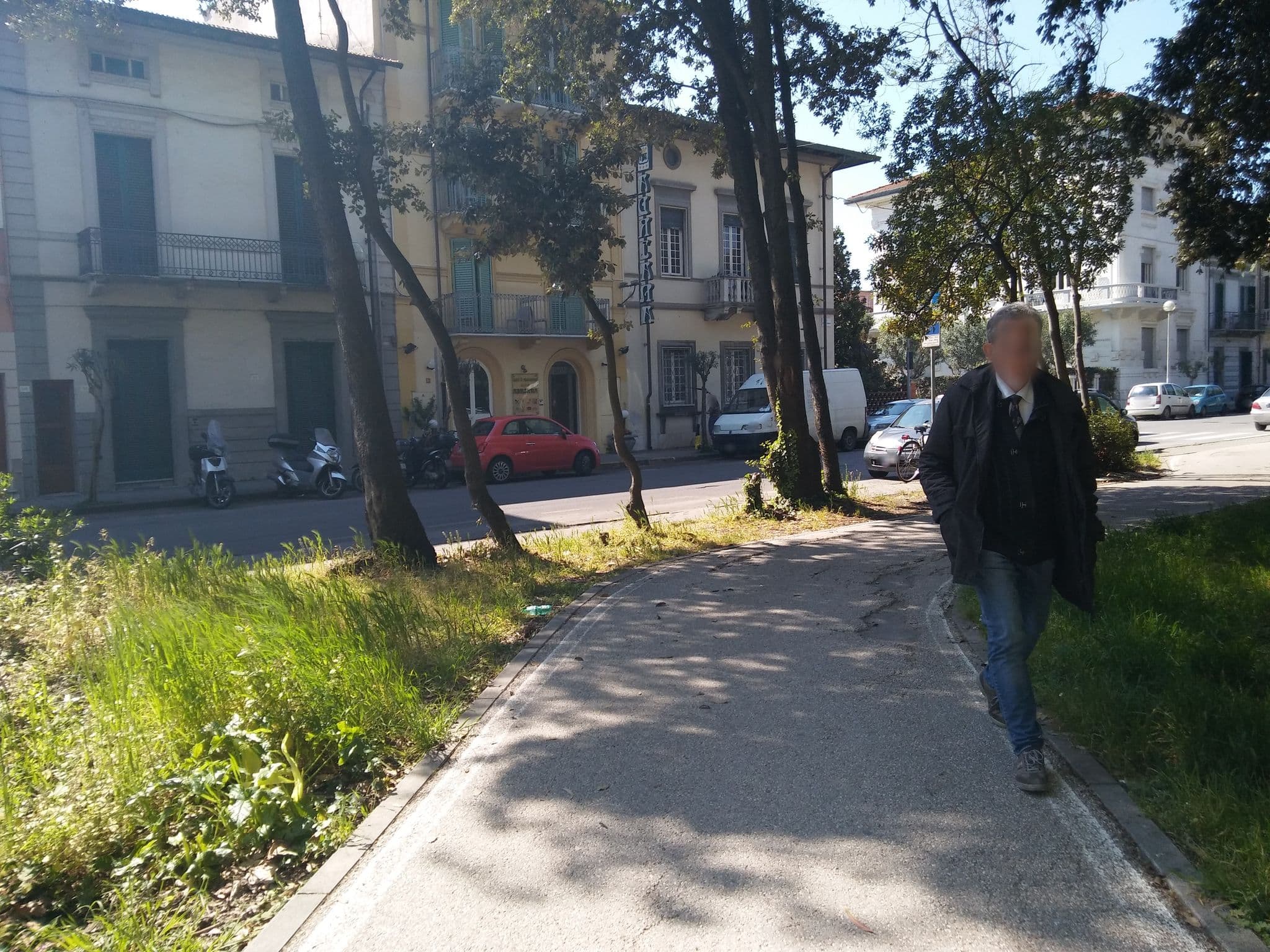 Street view near Villa Benvenuti, Viareggio — © jerrydrake (CC BY-SA · Mapillary)