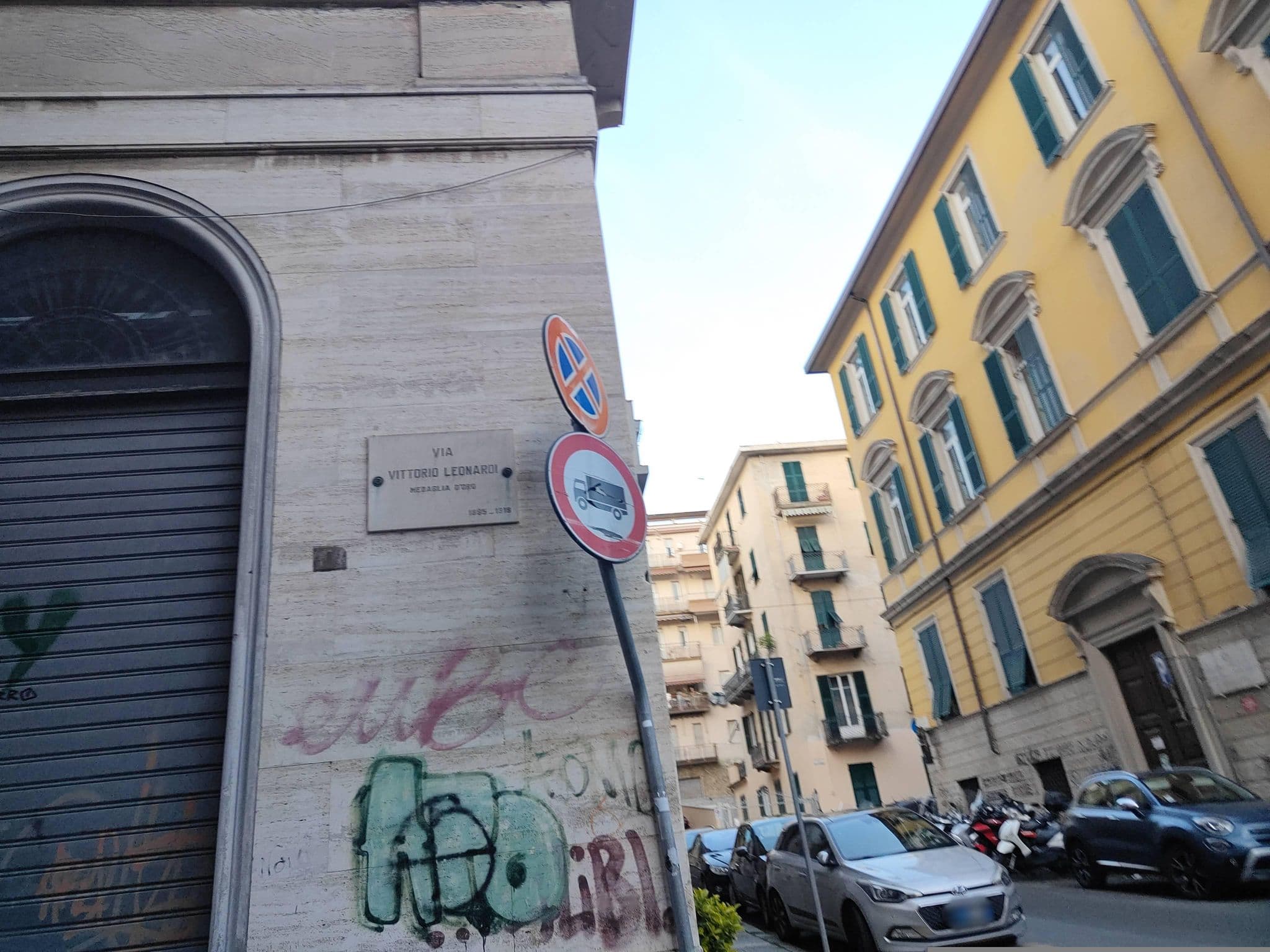 Street view near Elegant rooms, La Spezia — © omfg_notpr (CC BY-SA · Mapillary)