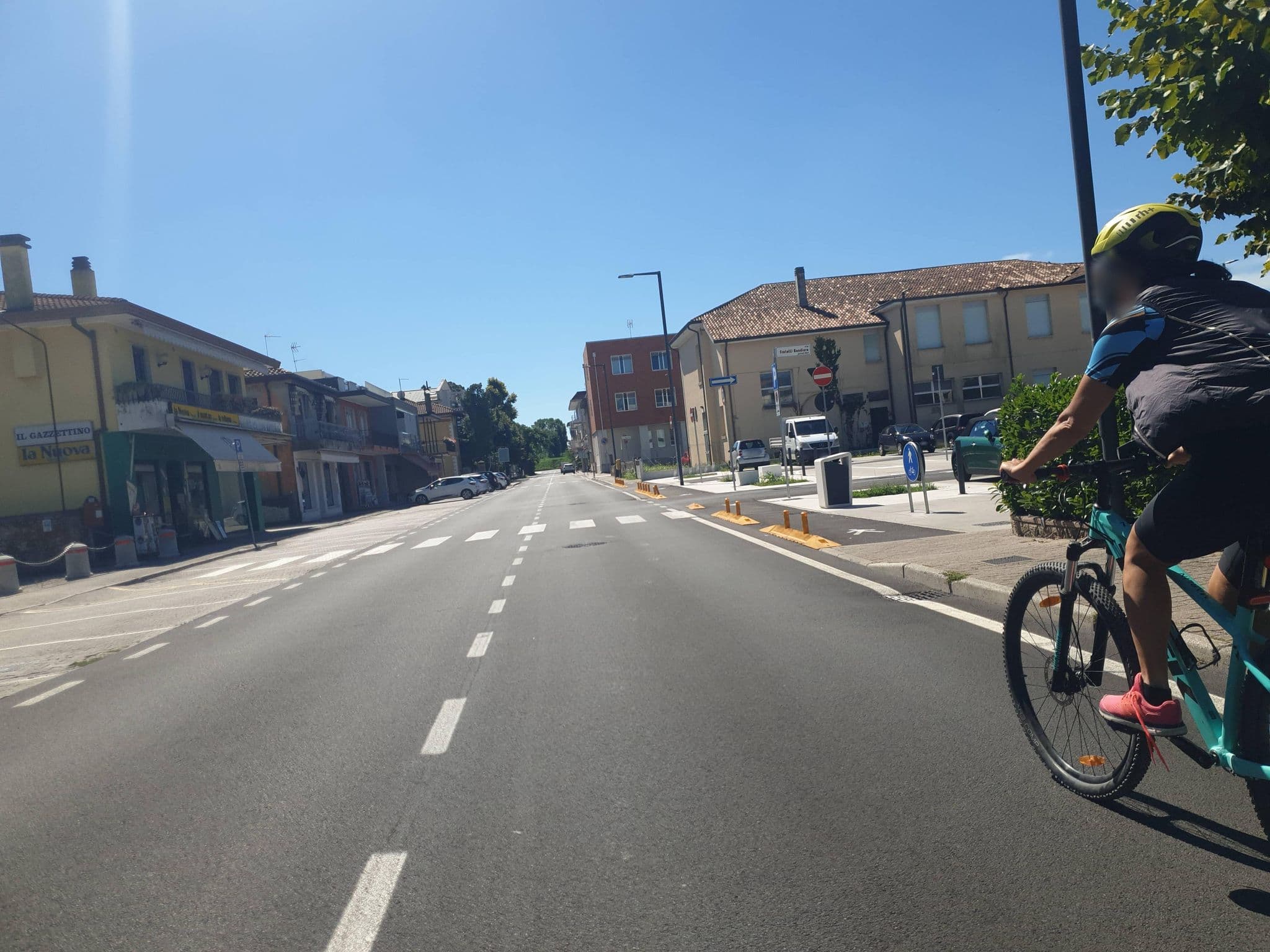 Street view near Sole&Luna - Rooms, Eraclea — © voschix (CC BY-SA · Mapillary)