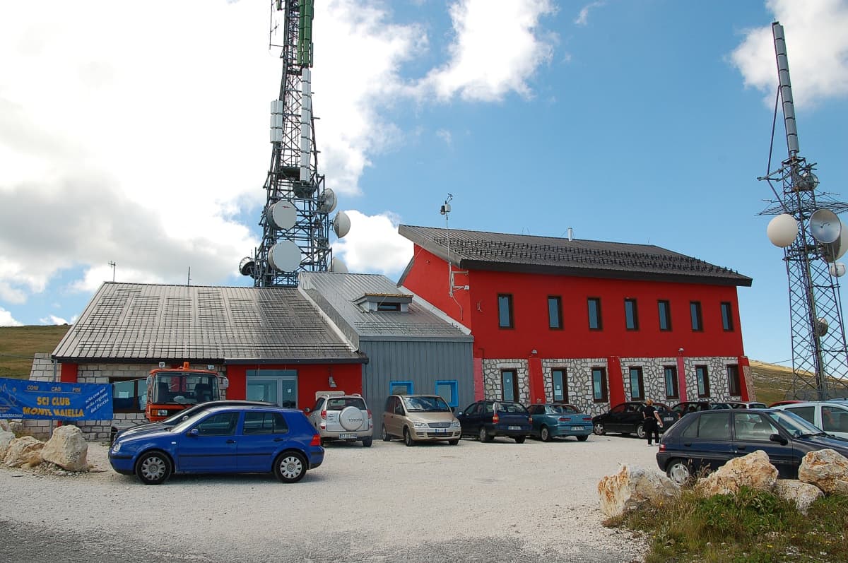 Rifugio Bruno Pomilio (via Wikimedia Commons, CC BY-SA 3.0 de)
