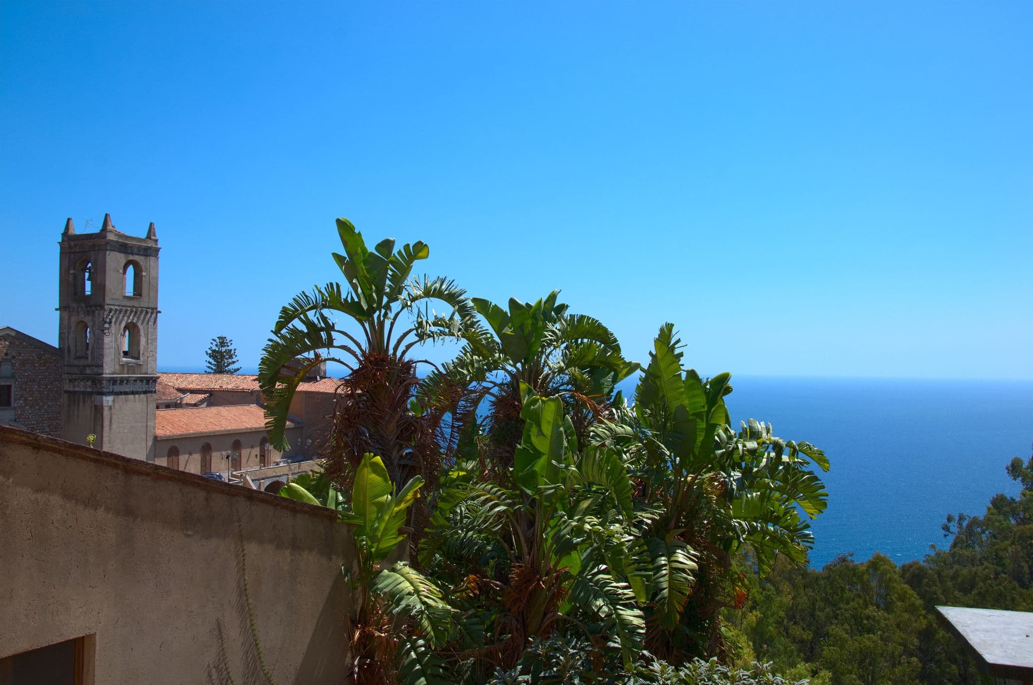 Street view near Longo Suites, Taormina