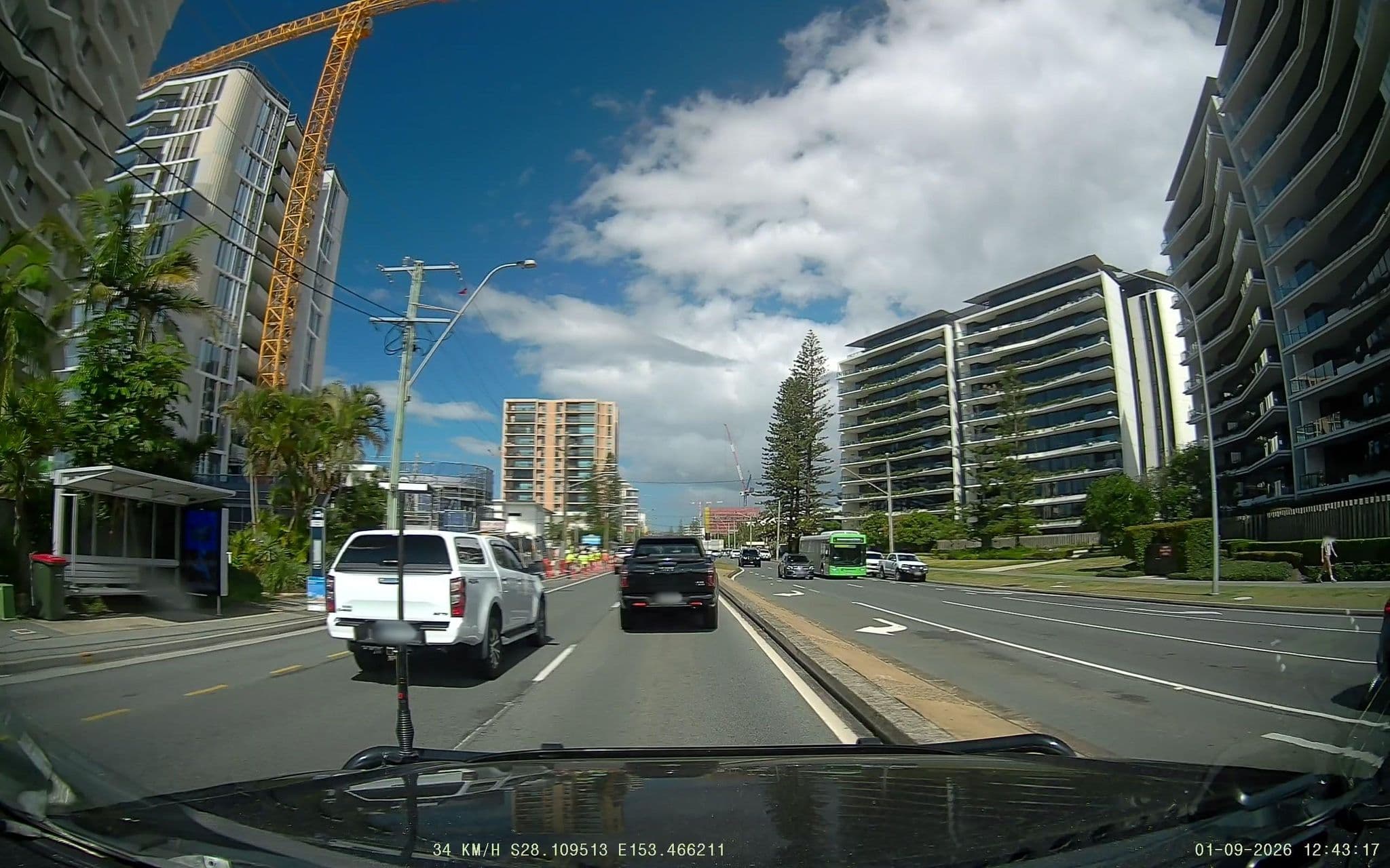 Street view near 19th Avenue On The Beach, Palm Beach — © fizzie (CC BY-SA · Mapillary)