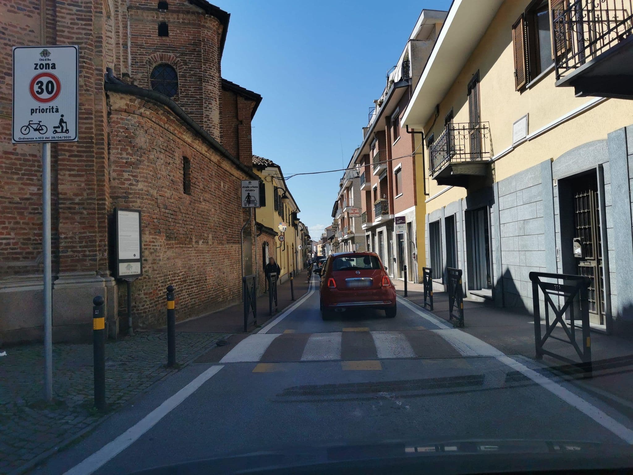 Street view near Il Cortile, Bra — © canfe (CC BY-SA · Mapillary)