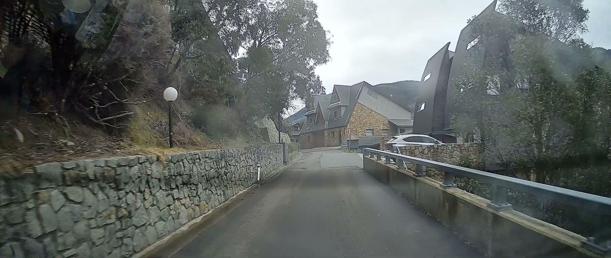 Street view near Leatherbarrel Lodge, Jindabyne — © maxim752 (CC BY-SA · Mapillary)