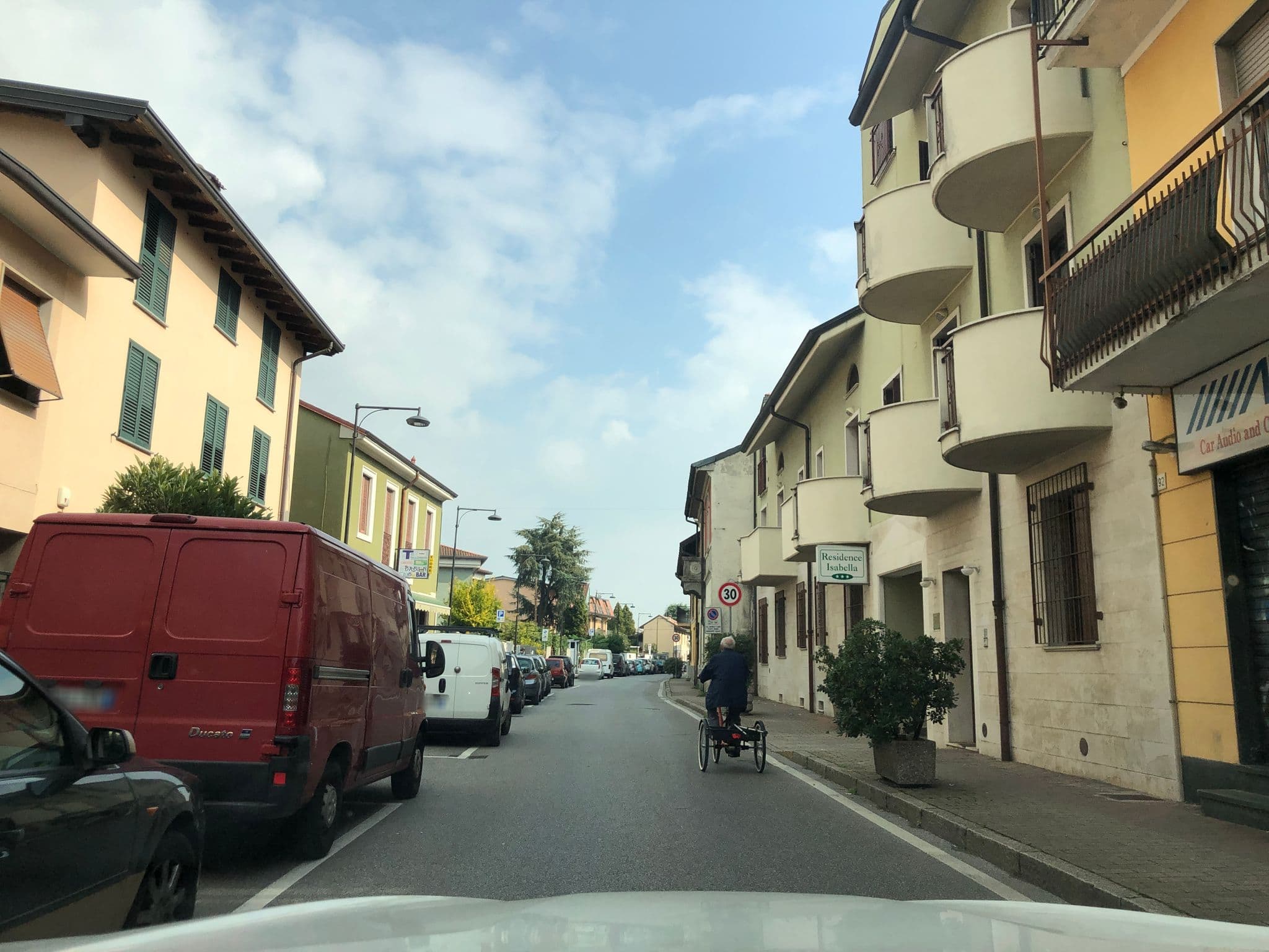 Street view near Residence Isabella, Carugate — © adirricor (CC BY-SA · Mapillary)